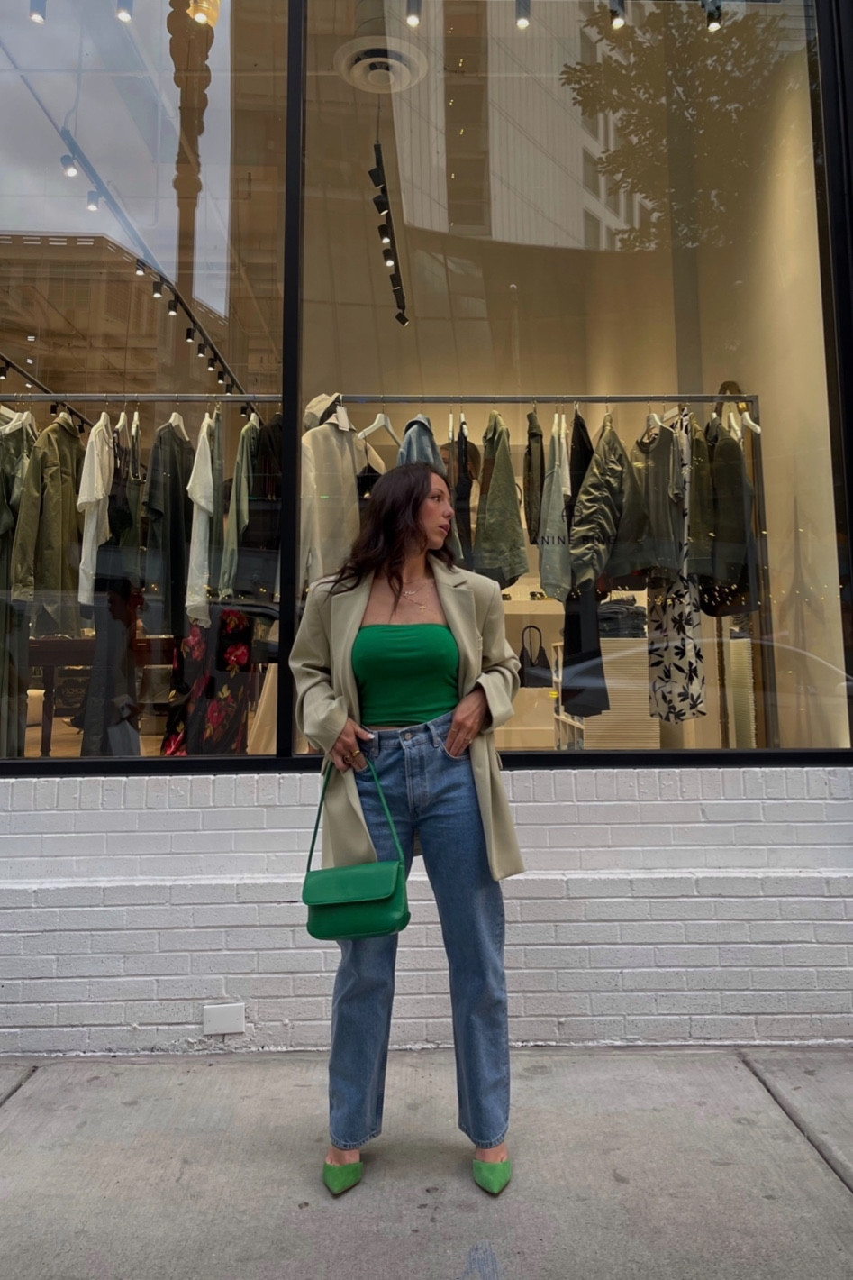 Minimal pop of green 

#LTKFind #LTKunder100 #LTKshoecrush