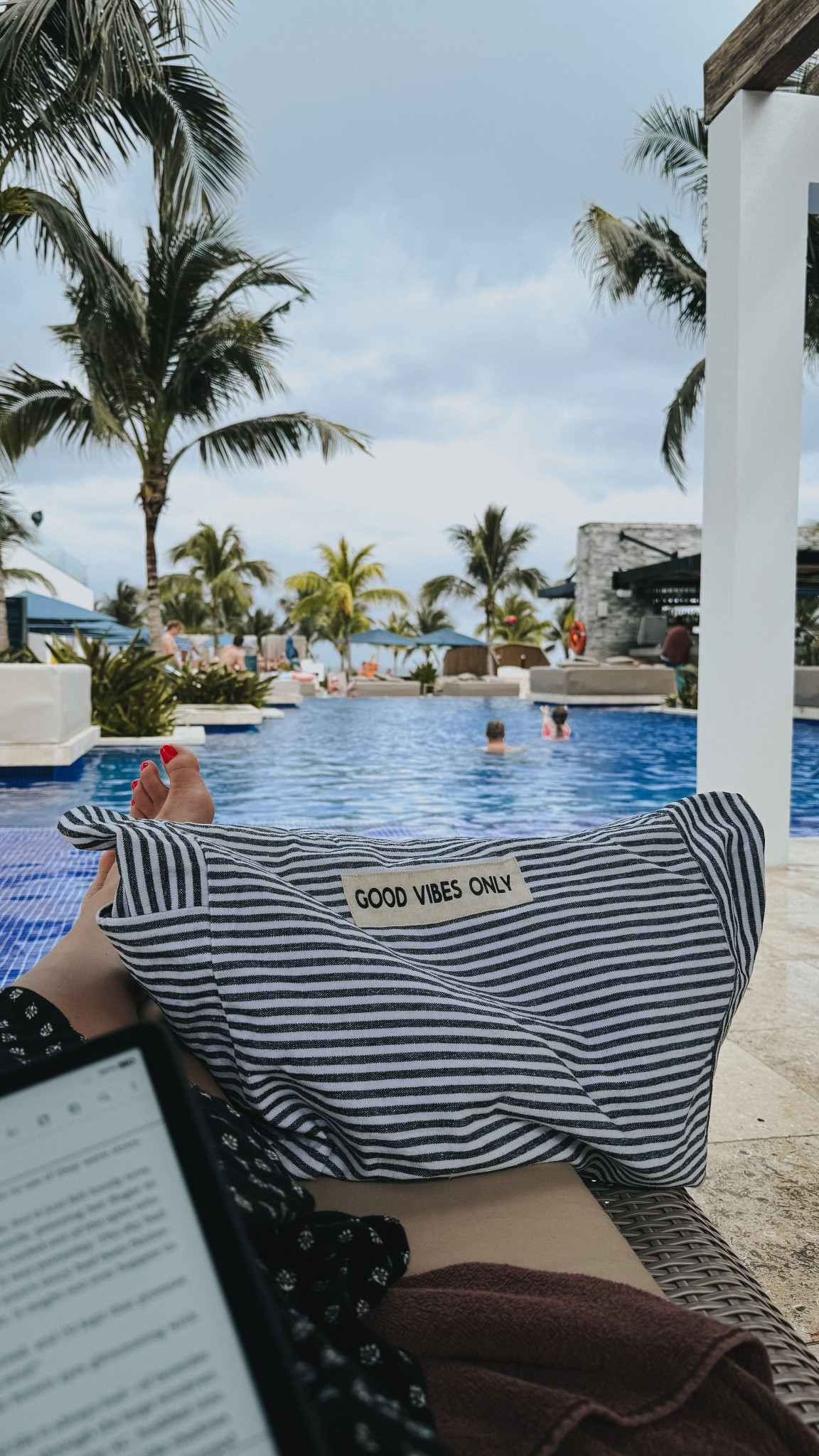 This bag has been perfect for the pool! 

#poolside #pool #summer #beachbag #beach #vaction #vaca #sun

#LTKStyleTip #LTKFamily #LTKTravel