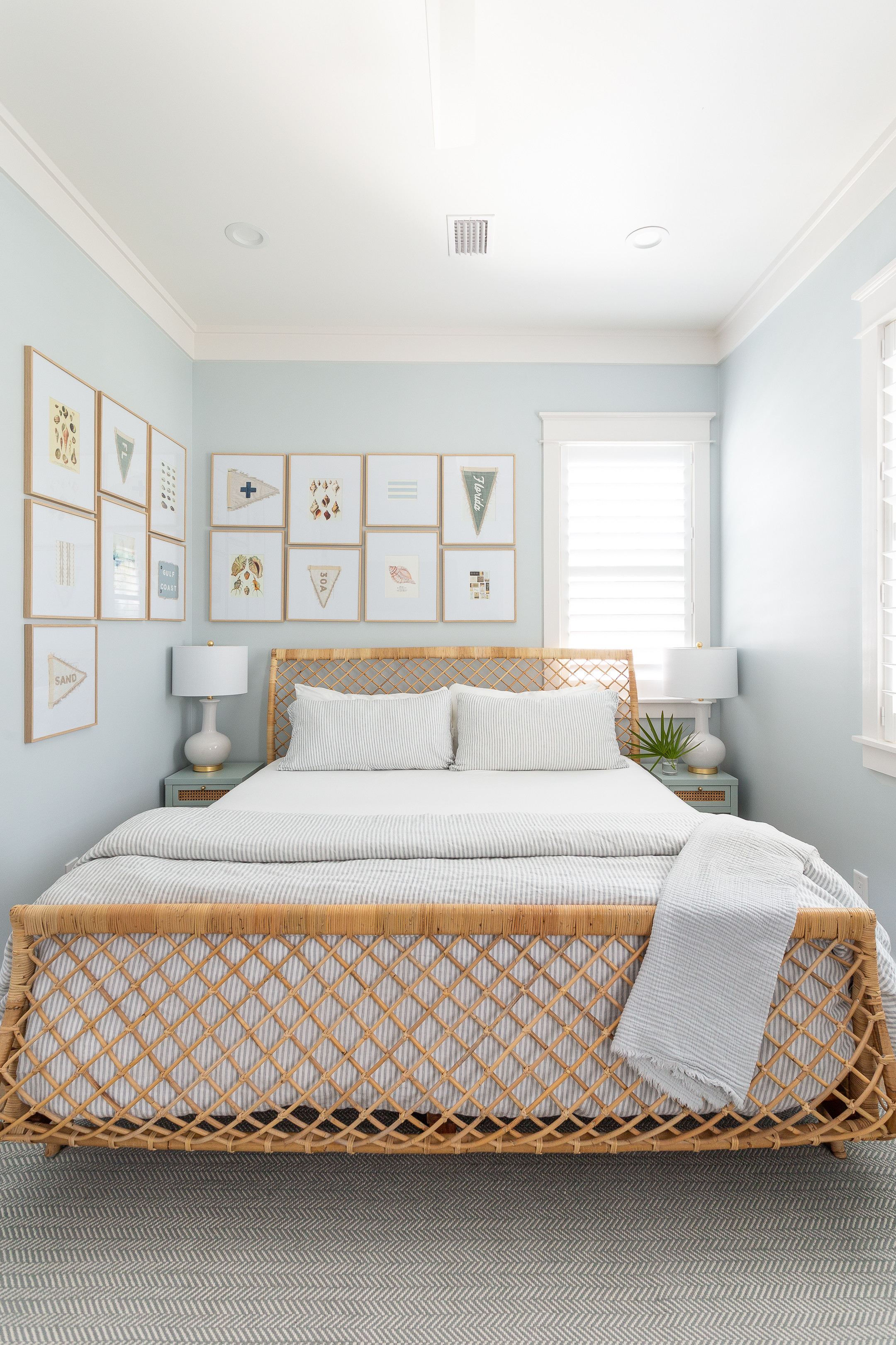 Coastal carriage house decor // Coastal home decor

#Florida beach house decor #Coastal chic #Modern coastal

 

 #LTKSeasonal #LTKHome