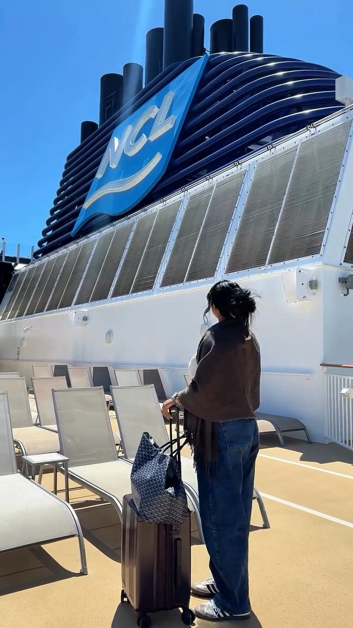 Let’s sail to Alaska 🛳️🌲🏔️🐋 Alaska Cruise on the Norwegian Encore:
#alaska #alaskacruise #seattle #cruise #travelblogger

#LTKdayinmylife #LTKgrwm #LTKTravel
