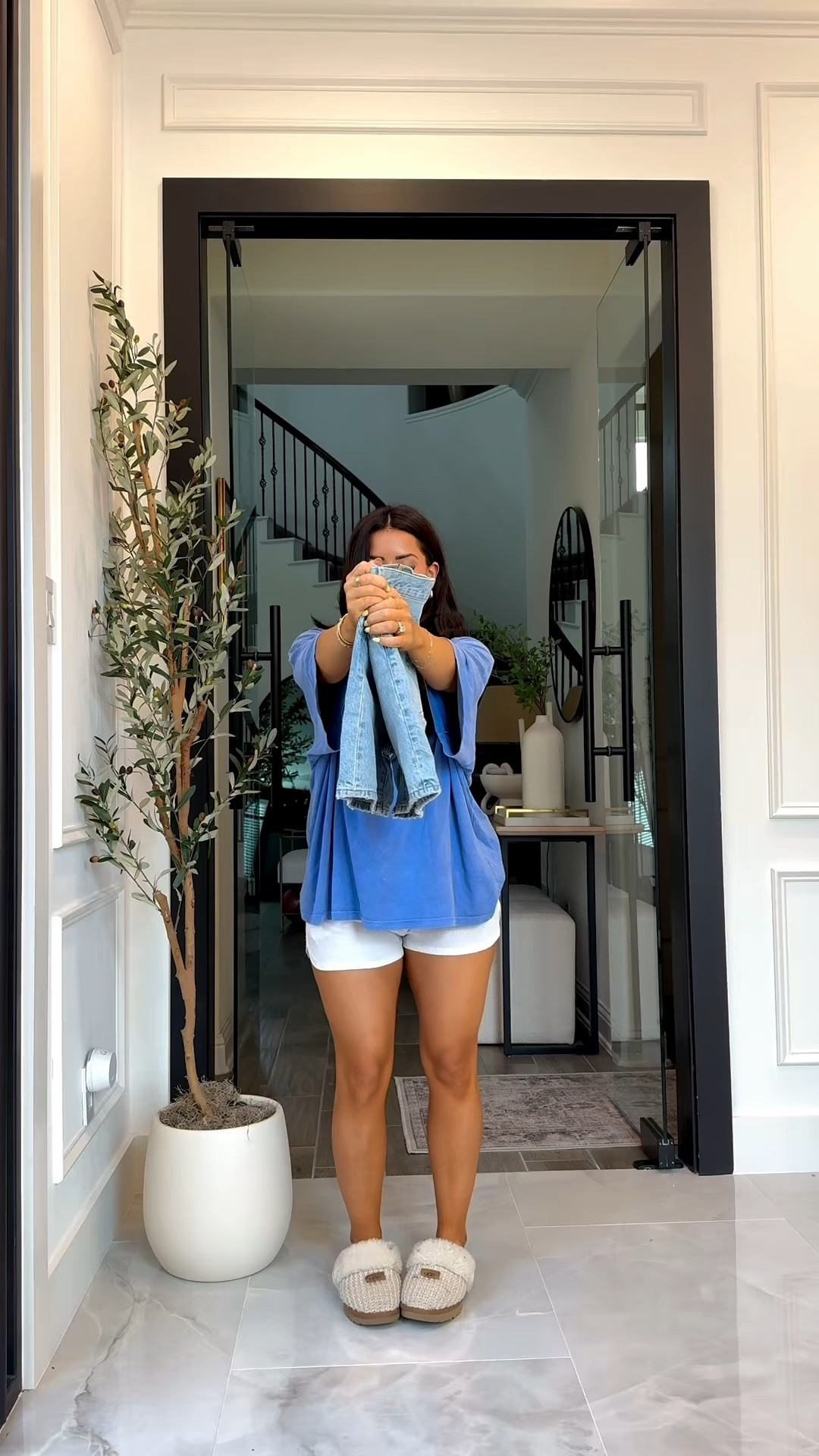 The perfect length shorts!!

Denim shirts 
Mom outfit inspo
Postpartum 
Mom ootd 
Denim shorts 
Shorts 
Spring outfit inspo
Spring fashion 



#LTKootd #LTKgrwm #LTKmomlife