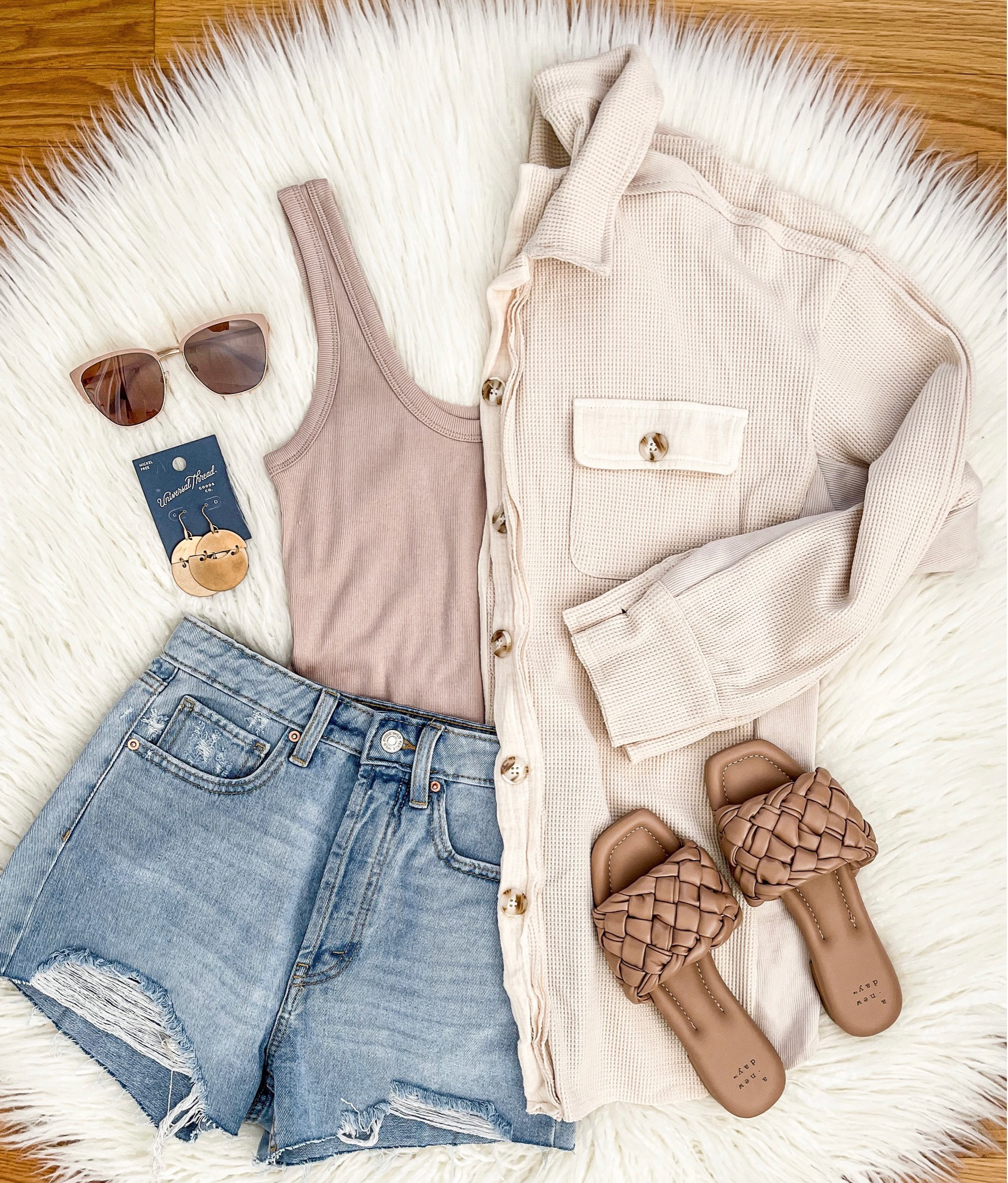 Happy Sunday!  Had to share this Amazon Waffle Shacket with you today because it’s 20% off!  Love the lightweight material… perfect for a heading into spring!  This popular bodysuit is back in stock too!  Check out my stories & bio for links 🤍 Have a great day! 

#LTKshoecrush #LTKunder50 #LTKstyletip