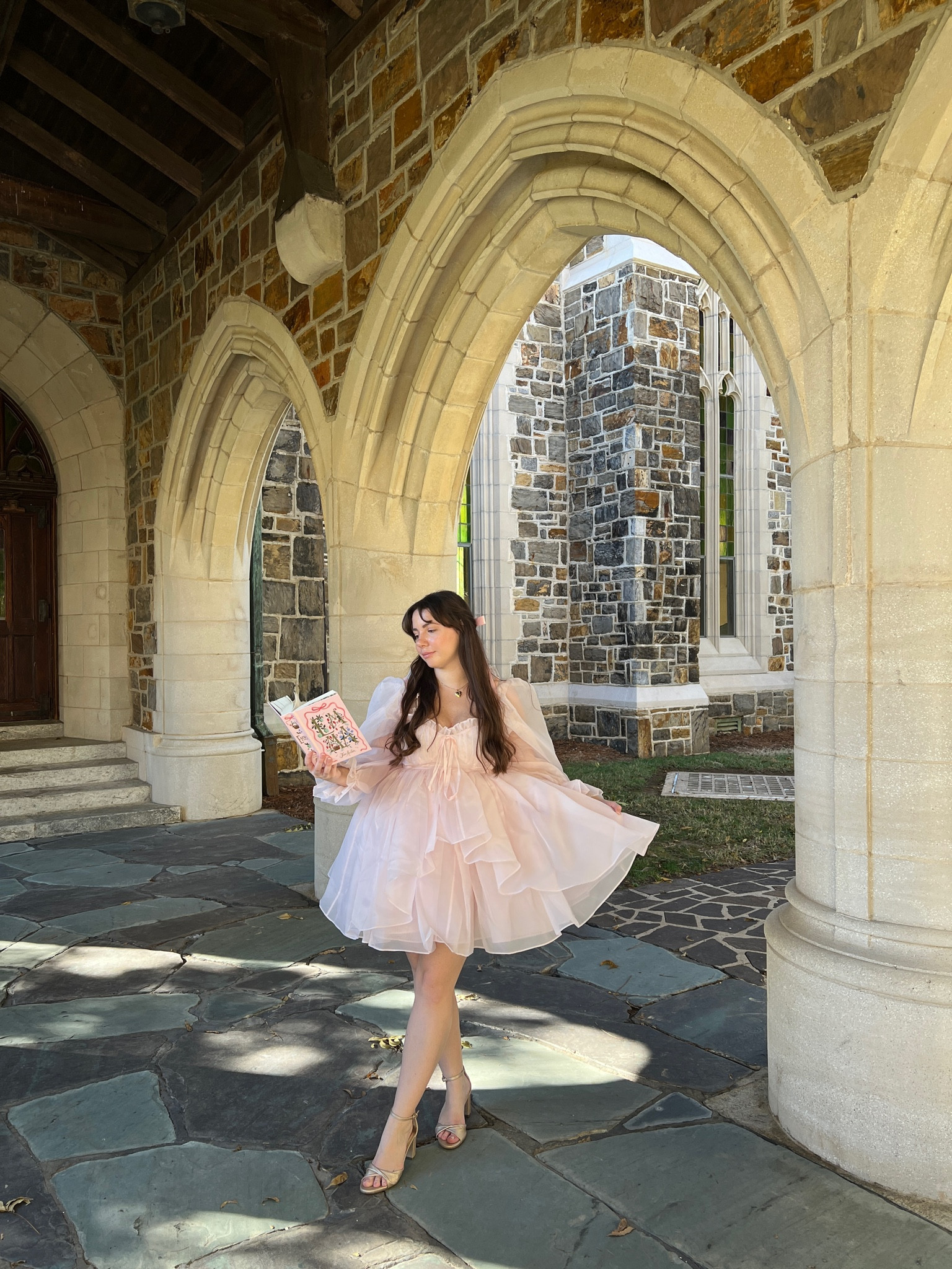 Reading fairytales 🎀📖🏰