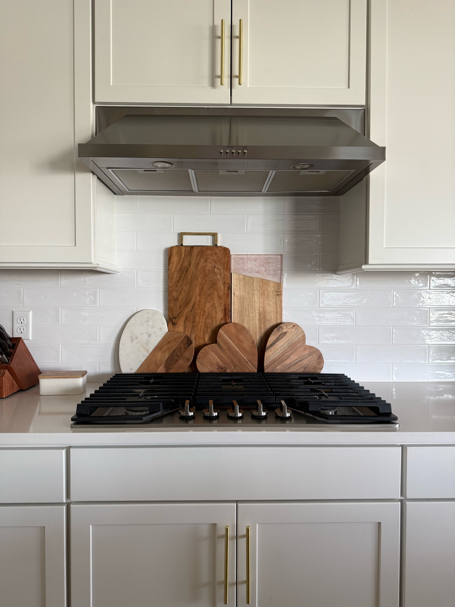 Valentine’s kitchen decor 

All have been collected from Homegoods over the past few months so I can’t find them online but I did tag a few that I loved 🥰 


#LTKSeasonal #LTKHome #LTKFamily