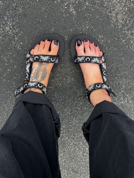 black and white moon sandals! 🌙 

#LTKshoecrush #LTKSeasonal #LTKfit