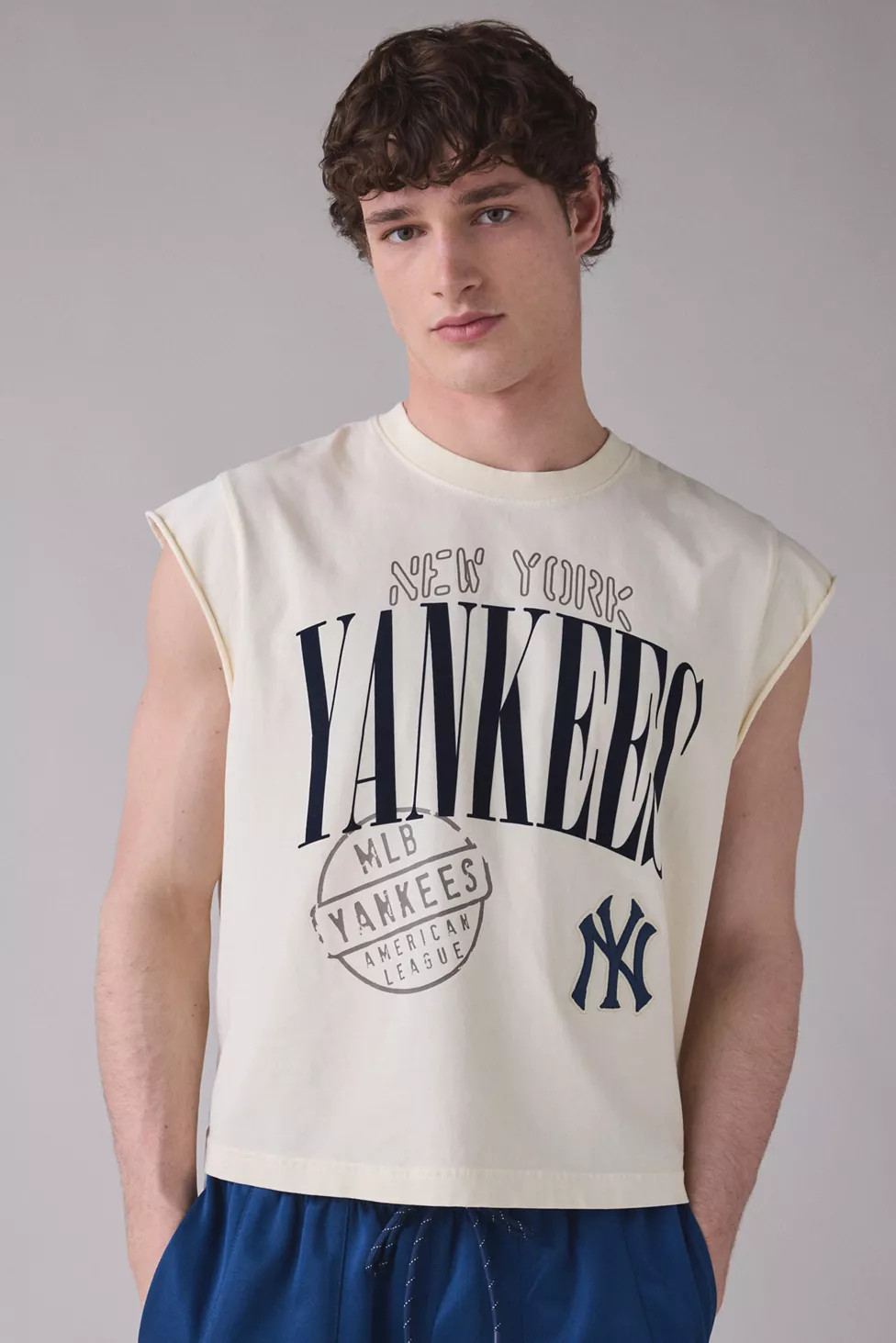 Pro Standard MLB New York Yankees Team Logo Muscle Tee | Urban Outfitters (US and RoW)