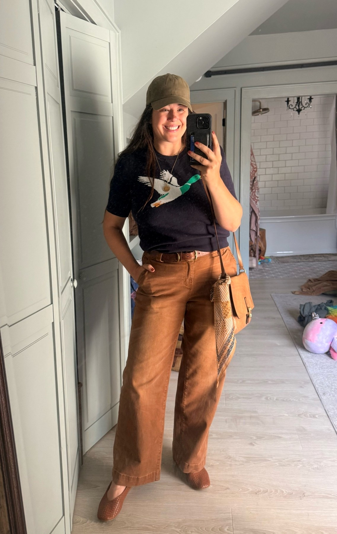 Fall fit for a little vintage shopping. 🦆 sweater comes in long and short sleeve and I am wearing a M, and pants are TTS!