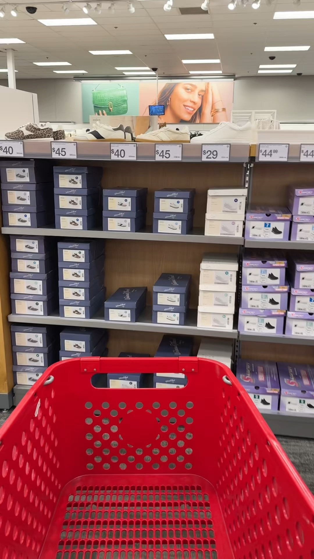 The perfect pair of neutral sneakers 😍

#LTKSeasonal #LTKootd #LTKgrwm