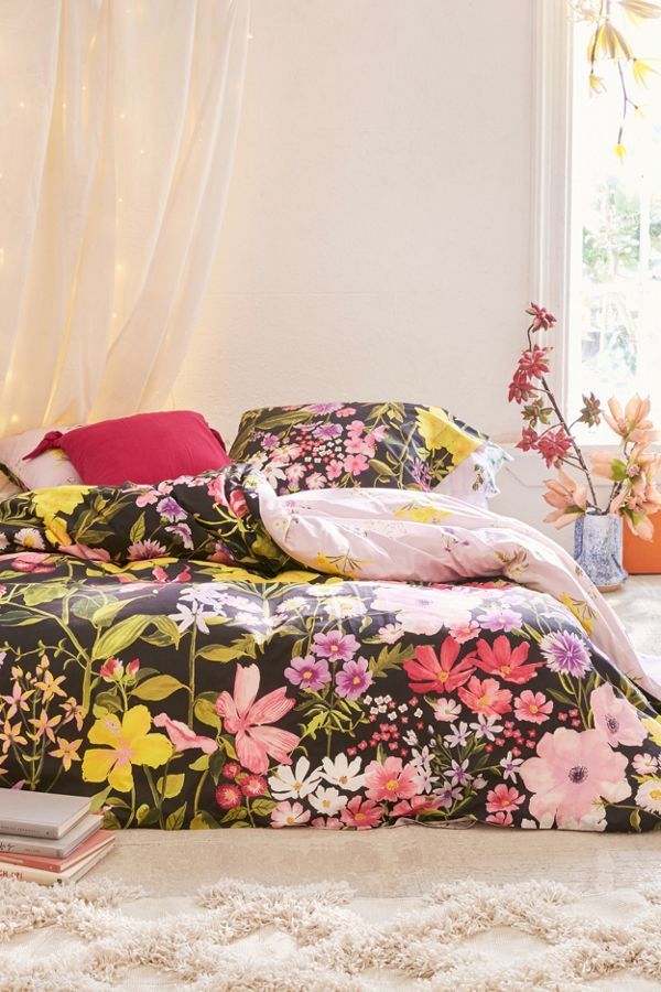 Laurel Floral Duvet Cover | Urban Outfitters (US and RoW)