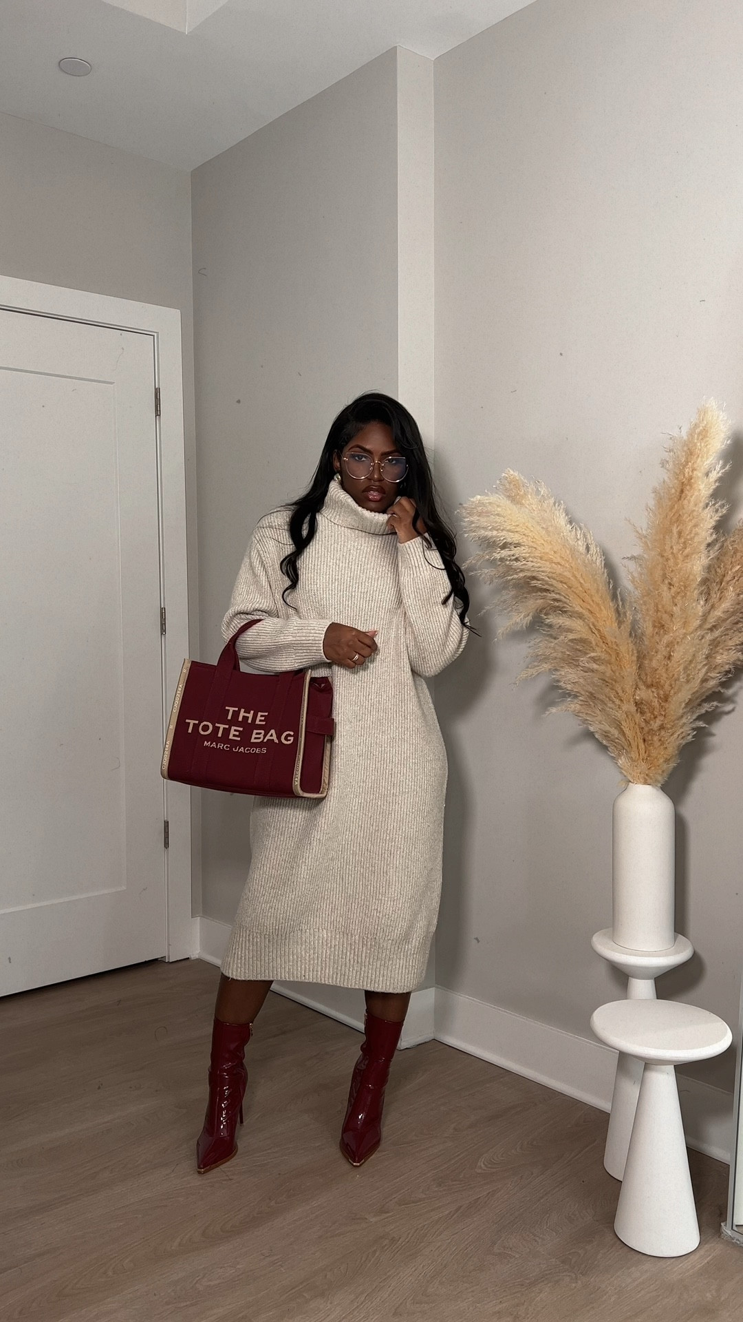 4 Knit / Sweater Dresses Styles You Can Wear This Winter 🧶

1.Relaxed fit with chunky OTK boots 
2.Bodycon with stiletto boots 
3.Chunky+Oversized with ankle/mid calf boots 
4.Chic Knits with belts + square toe OTK boots 

#LTKstyletip #LTKFind #LTKSeasonal