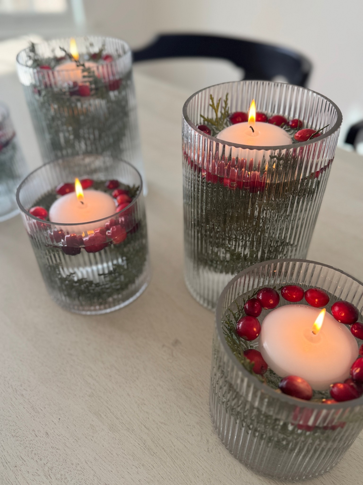 ✨Simple, cozy, and so easy to make!✨
Just layer fresh greenery, cranberries, and water then add a floating candle on top.

Comment GLOW and I’ll send you the full source list to recreate these! ❤️

#holidaydecor #christmasdecor #easyDIY #holidaycenterpiece #cranberrycandles #cozyhome #amazonfinds #christmascrafts