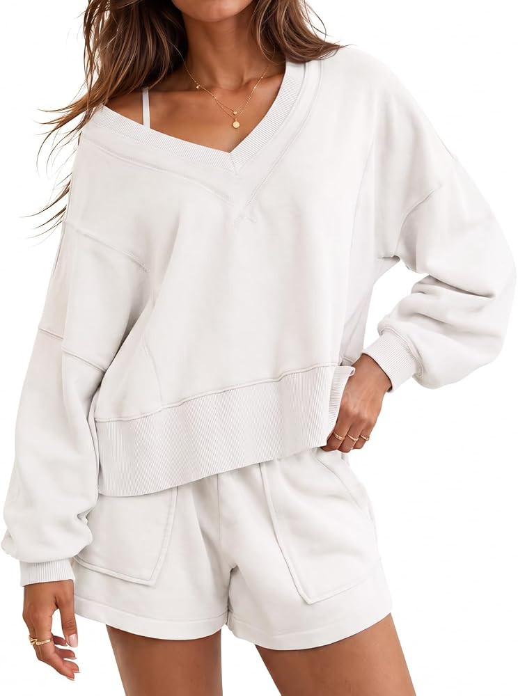 Fisoew Womens 2 Piece Lounge Matching Set Sweatshirts Shorts Sets Sweatsuit | Amazon (US)