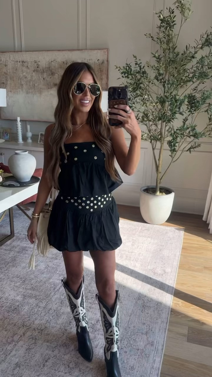 sooo cute for festivals and concerts! wearing a small 🖤

use code hollie35 for 35% off 🫶🏼 

 

#LTKSaleAlert