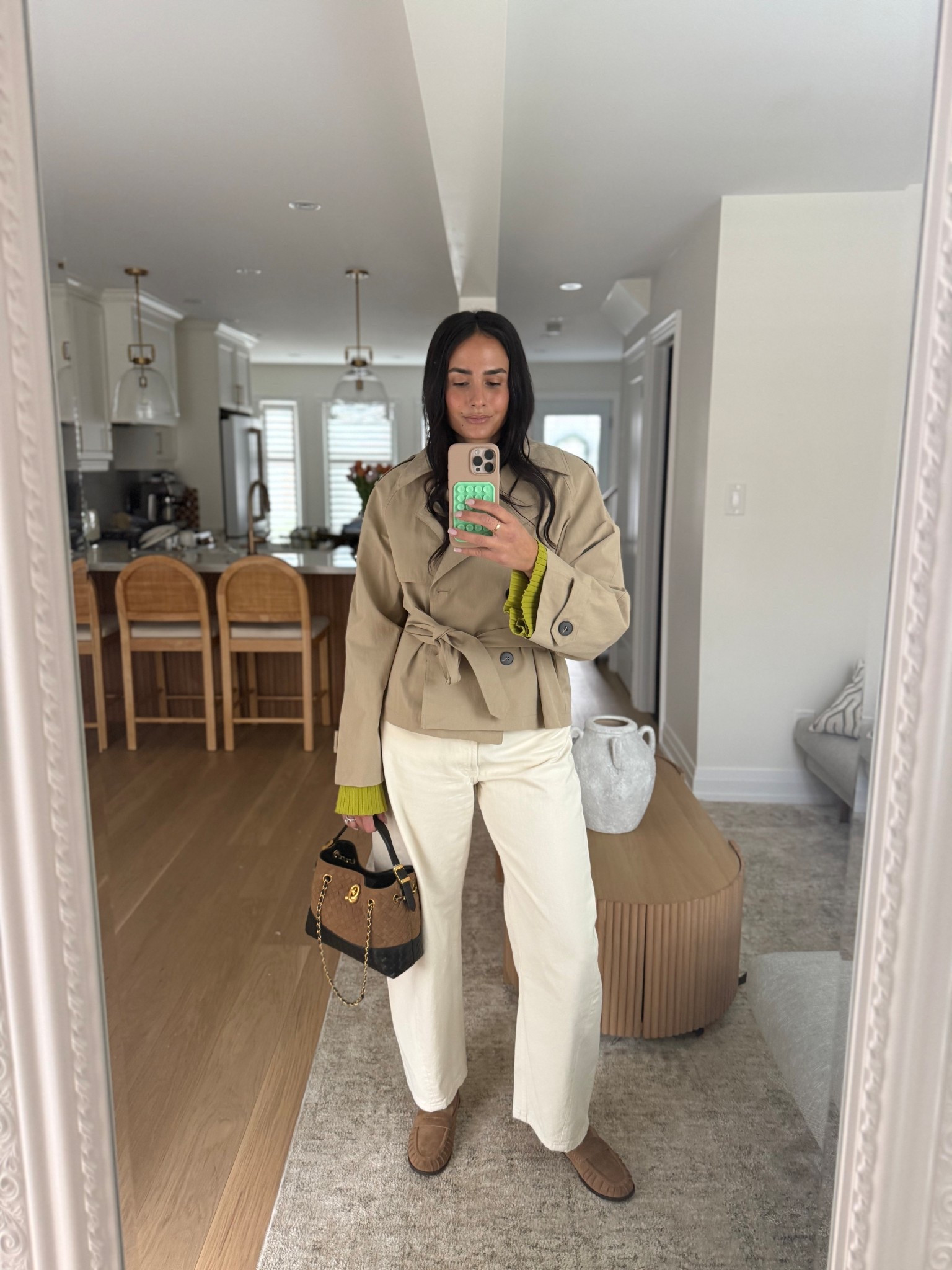 Medium cropped trench, medium top, size 28 jeans. 

#LTKsummer #LTKstyletip #LTKcanada