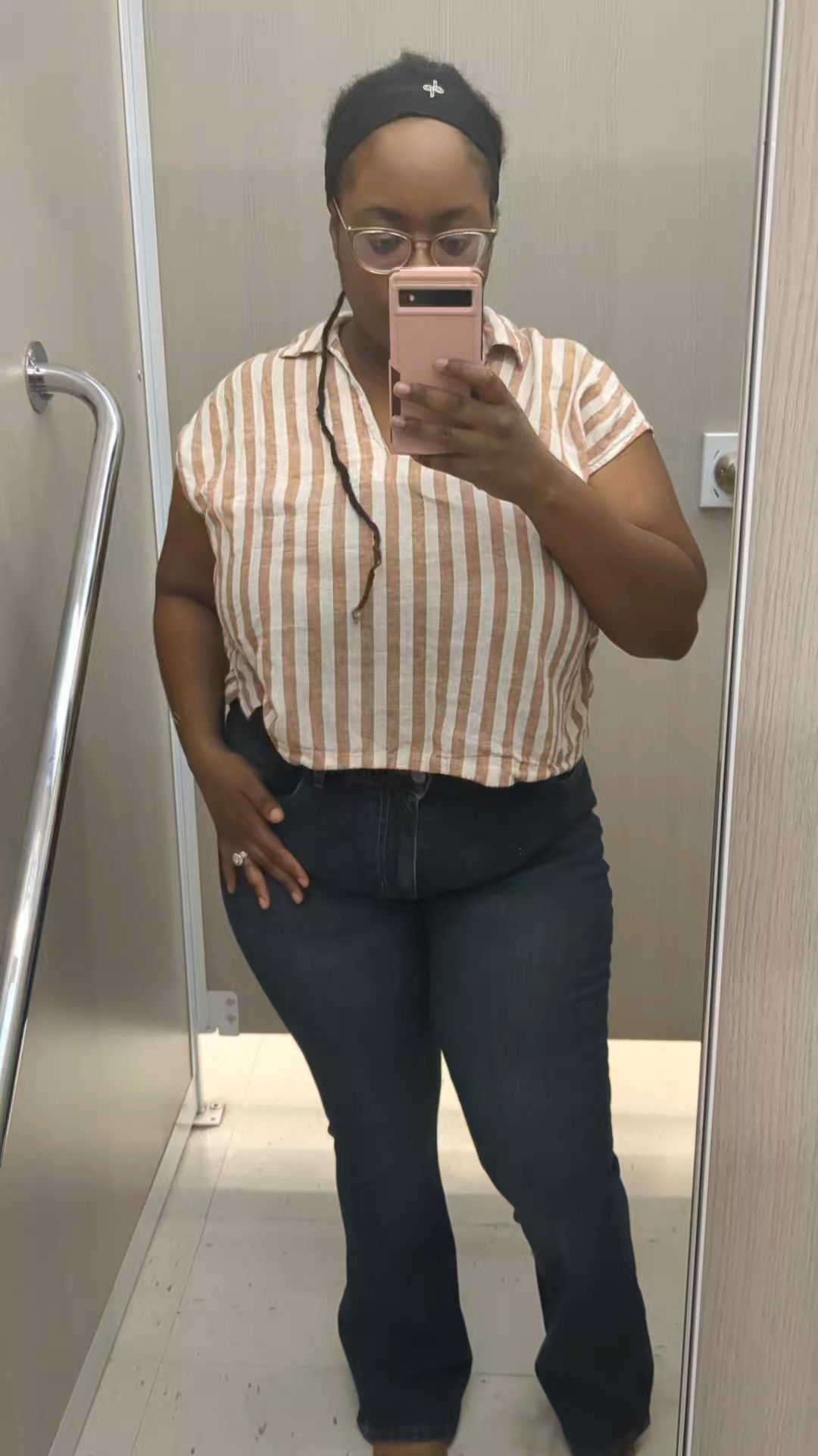@walmartcanada Jeans been hitting, cause this!?? I'm wearing a size 14 in their stretchy boot cut and yess, so cute and comfy! Pair with a pair of heels or wedges 😍🙌🏾••#walmartcreator #walmartfashion #afforɗablefashion #fashionstyist #styledbybeaver 

#LTKcanada #LTKjeans #LTKmidsize