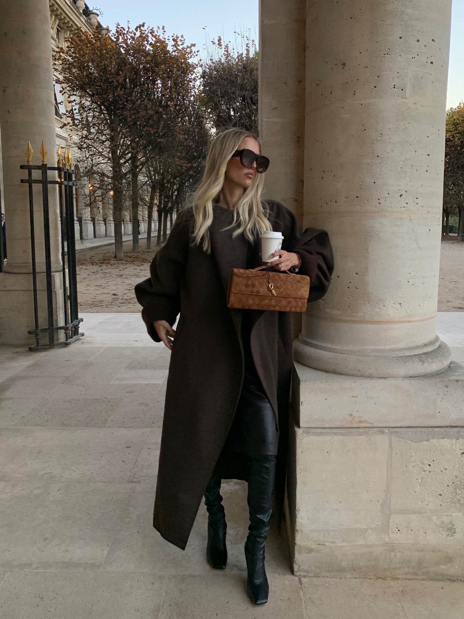 Wrapped coat, suede & over the knee boots 🖤🍂