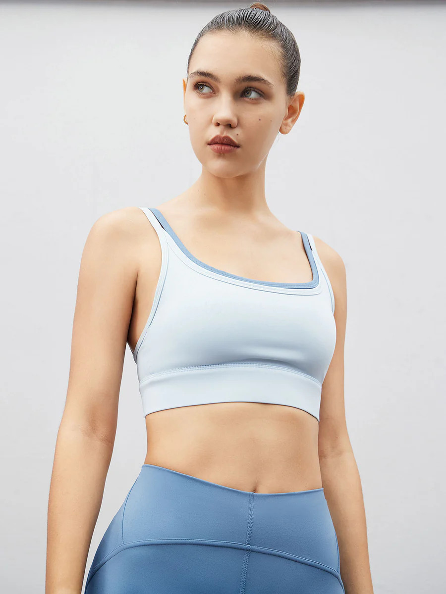 Light Blue Contrast Sports Bra & Reviews - Light Blue - Sustainable Yoga Tops | BERLOOK | BERLOOK
