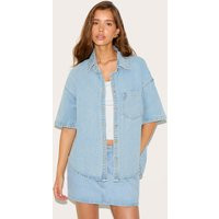 Light Blue Short Sleeved Boxy Style Denim Shirt | PrettyLittleThing US