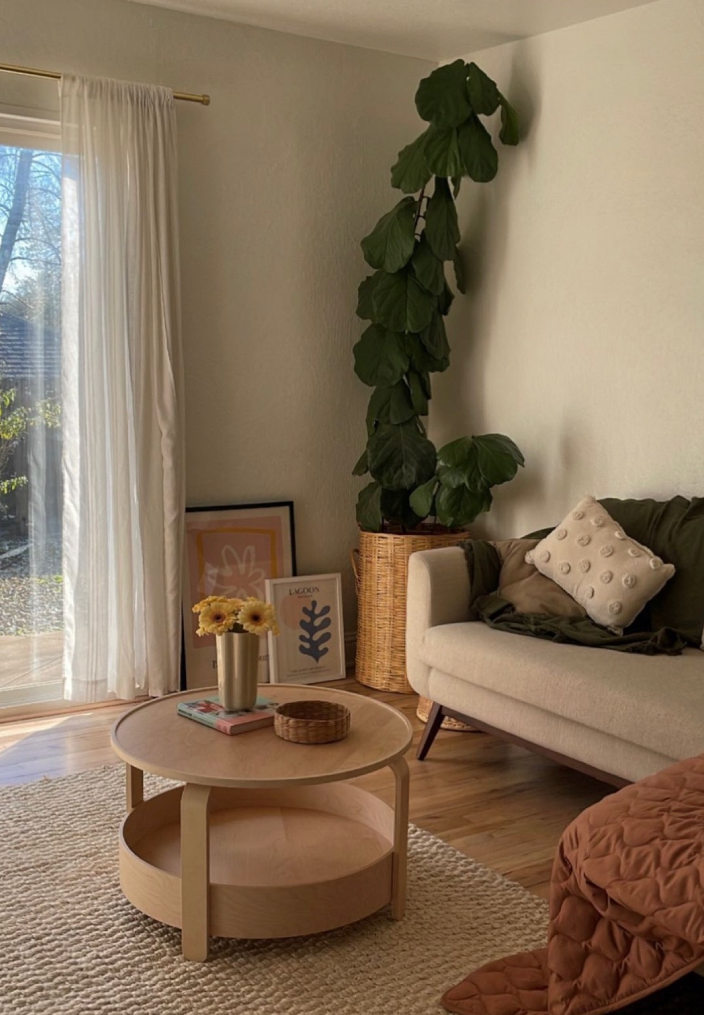 round coffee tables ✨