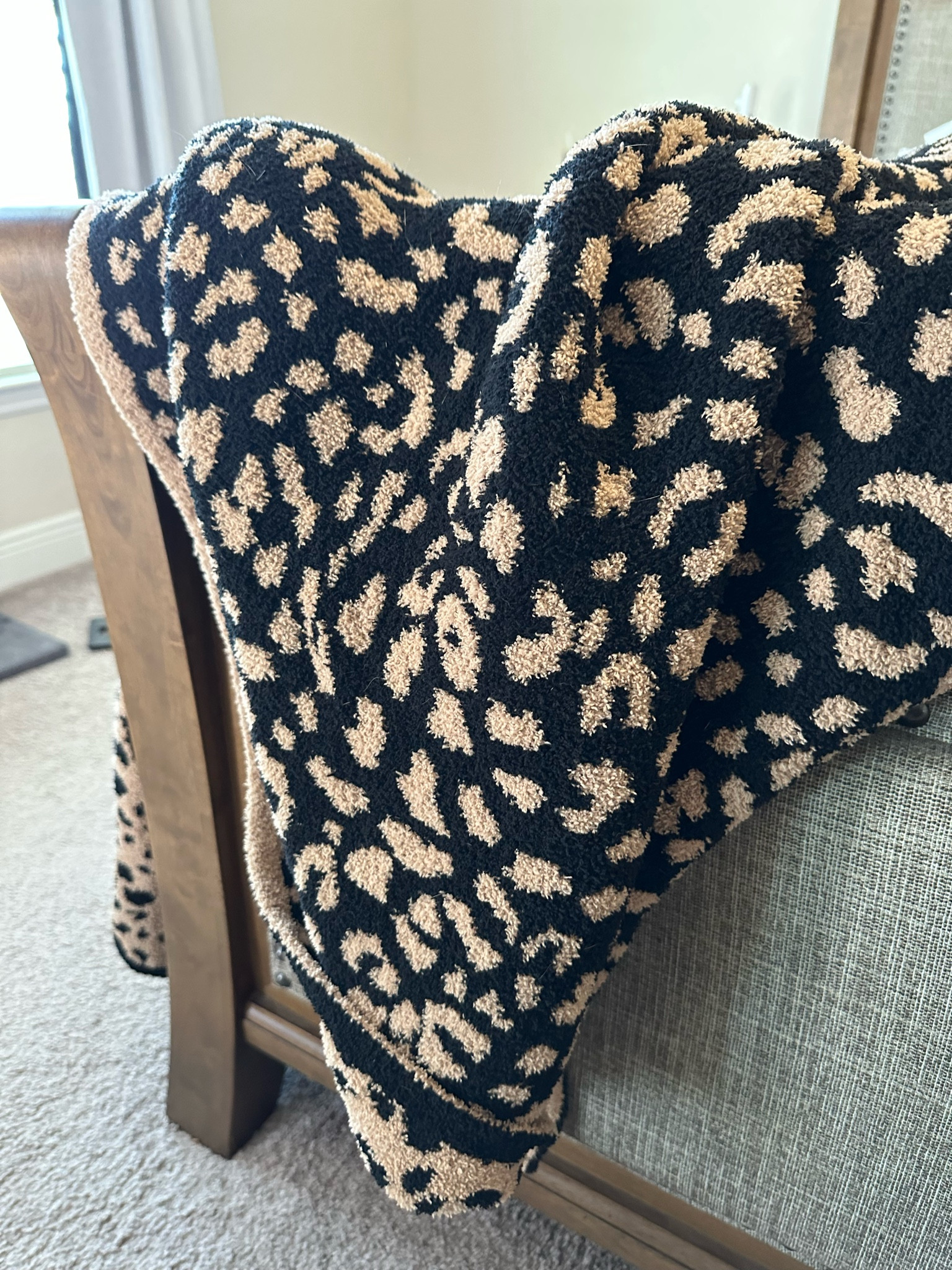 Leopard blanket. Looks like the barefoot dreams one  

#LTKunder100 #LTKhome #LTKsalealert