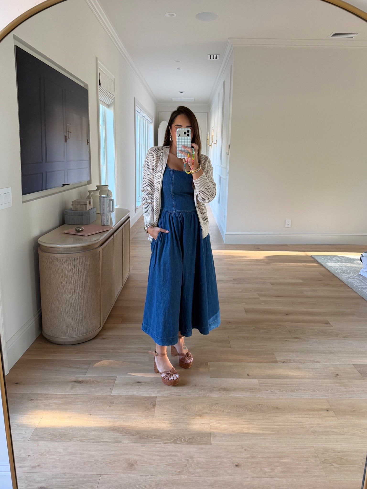 Denim dress that fits like a glove 🤌🏼