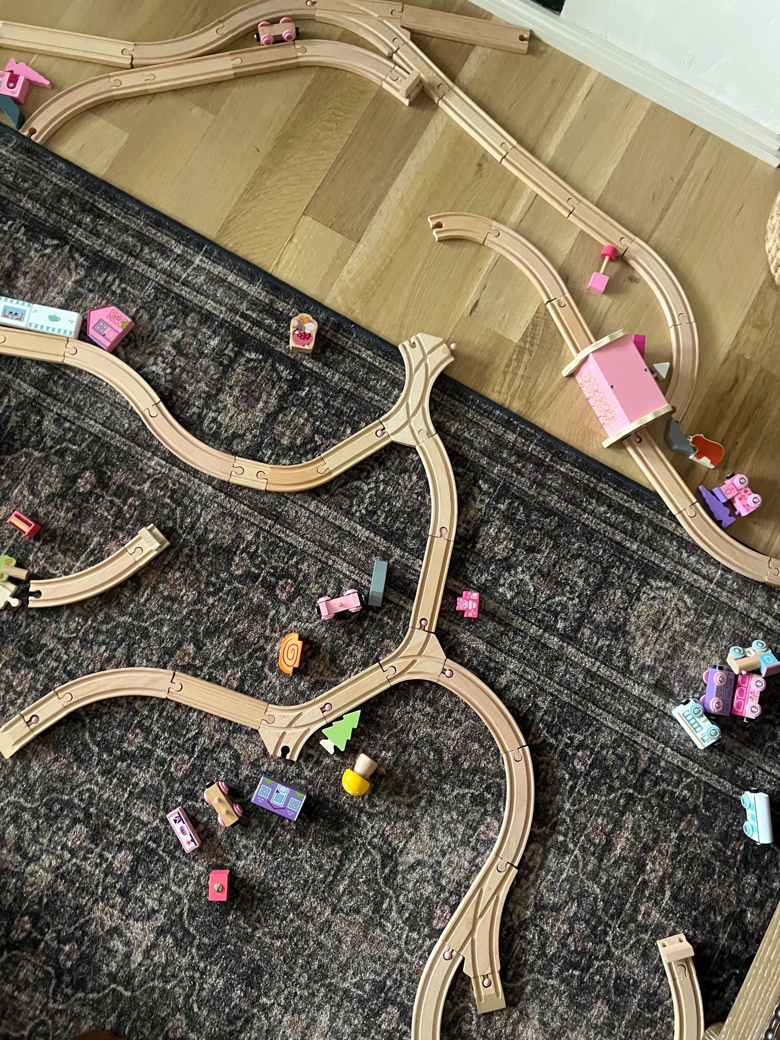 Sadly some of the sets are out of stock but I linked what I could for the train set we got our daughter! 

#LTKKids #LTKGiftGuide #LTKHome
