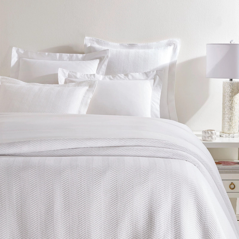 Winnie White Matelassé Coverlet | Annie Selke