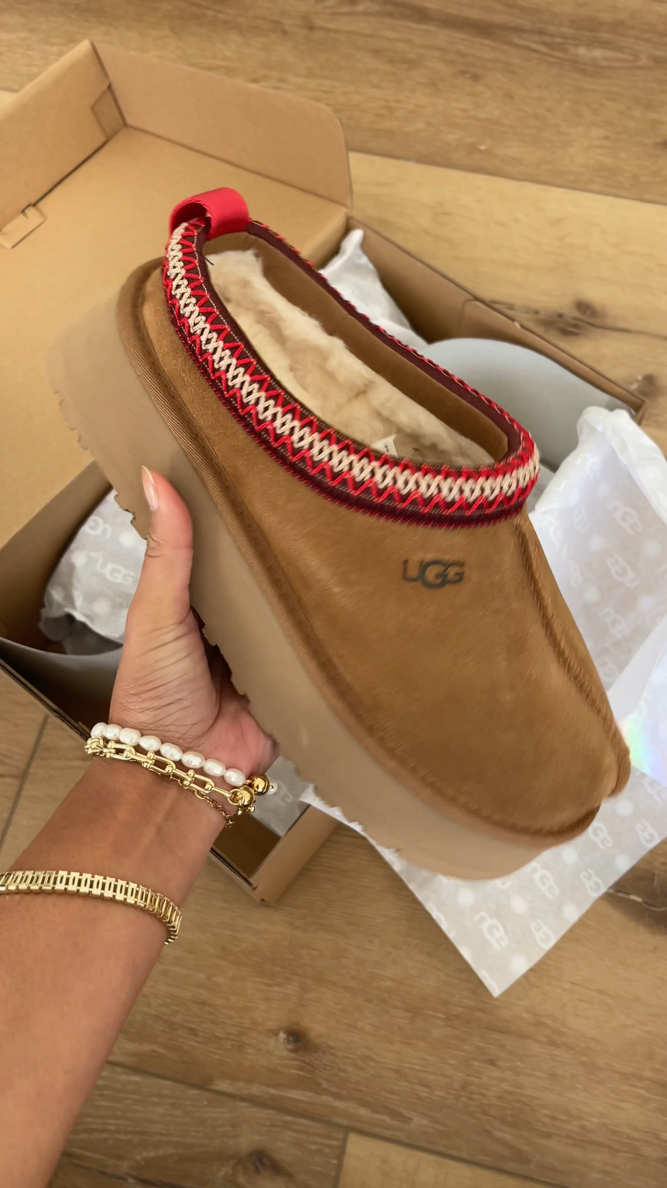These cozy platform uggs just arrived today and they are even better in person!! Linking the exact ones here as well as budget friendly options that look really similar! #uggboots #platformuggs #cozyshoes #fallshoes 

#LTKGiftGuide #LTKSeasonal #LTKShoeCrush