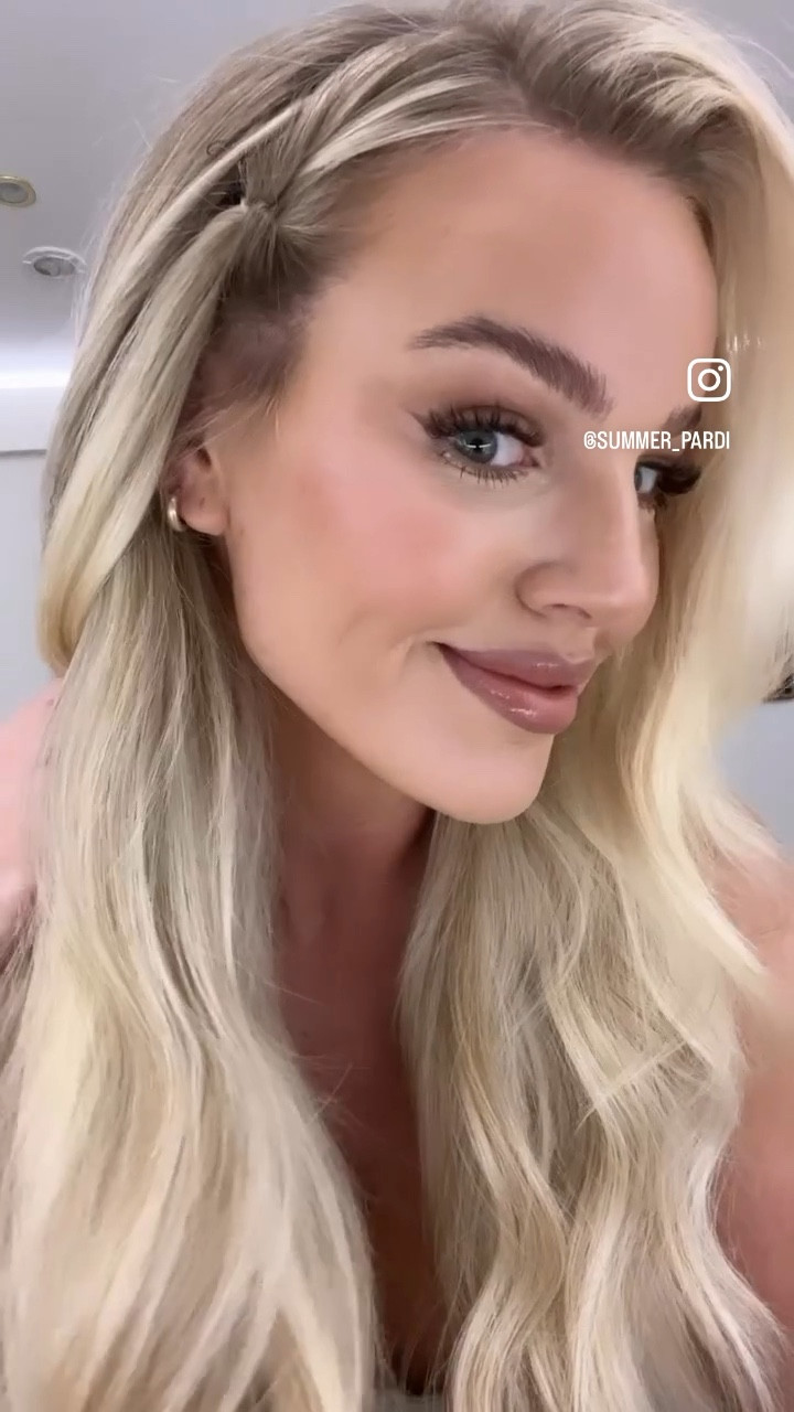 The easiest em way to elevate your “behind the ear” hair tuck style! 

I added other details from this look! My lip combo is a layer of the matte nude lip stick, followed by the ink crayon, and finished with a coat of the maybelline gloss 💋

#LTKbeauty #LTKworkwear #LTKstyletip