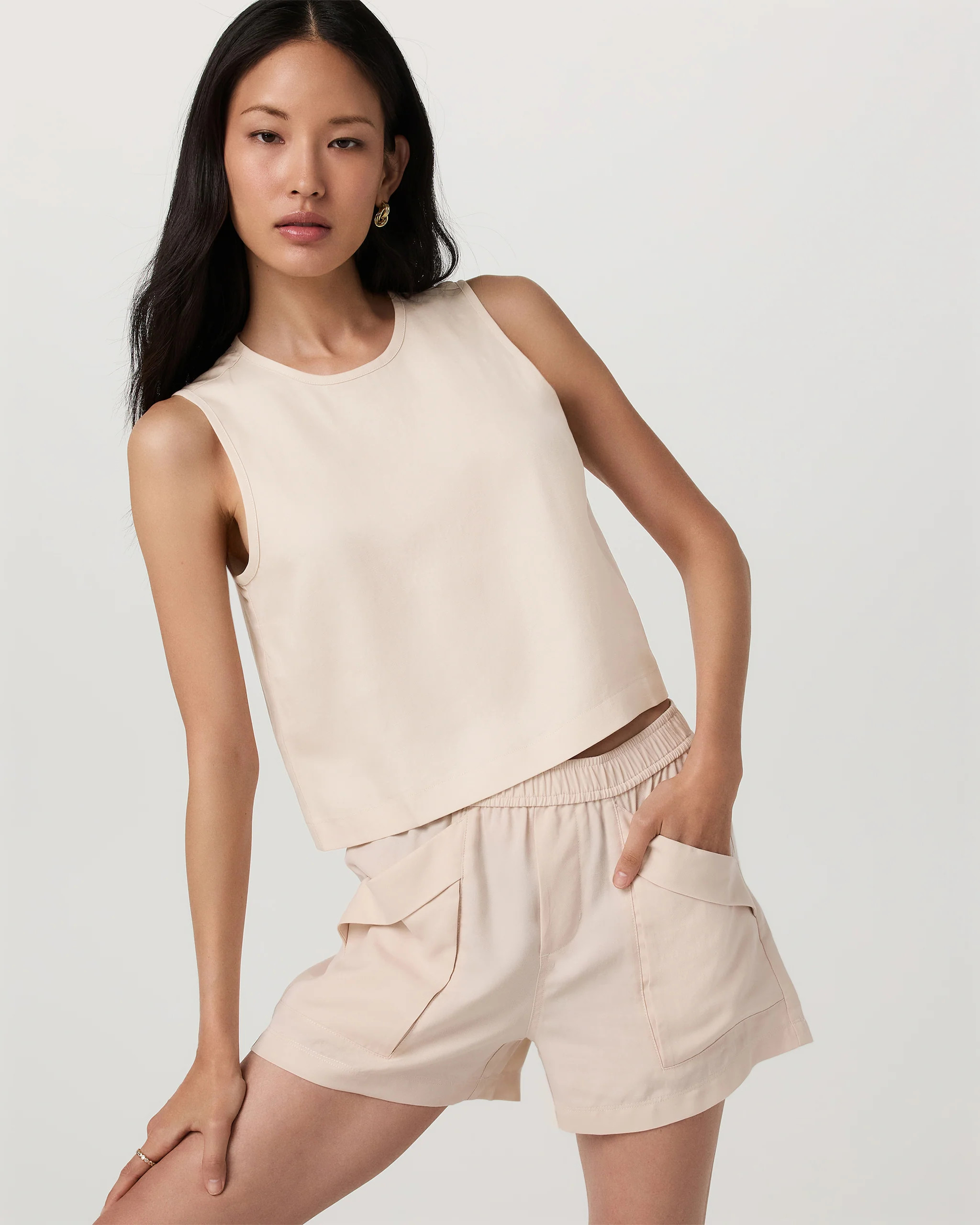 Trestles Twill Crop Tank | Women's Sand Dollar Tank Top | Vuori | Vuori Clothing (US & Canada)