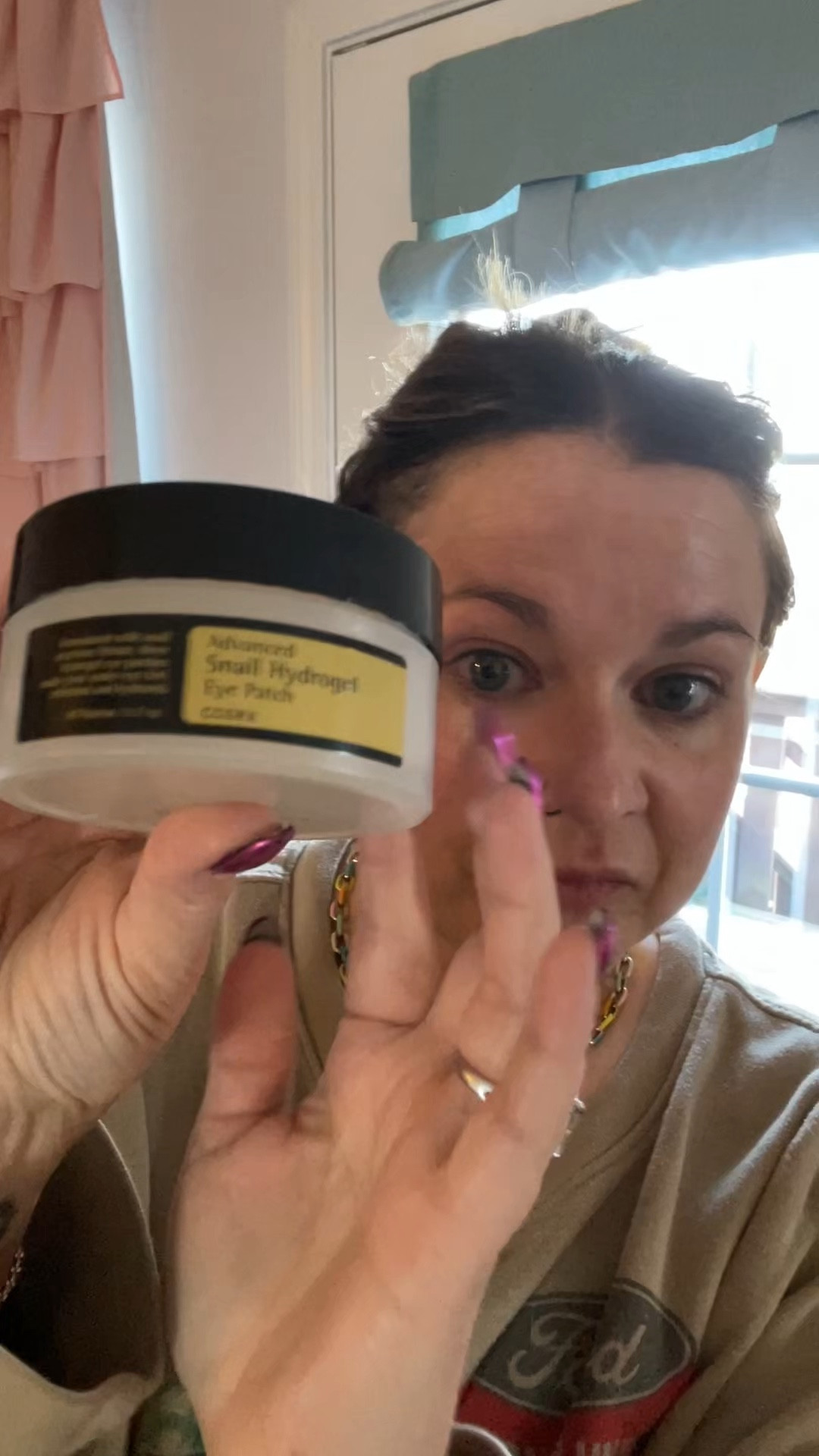 POV: you finally found eye patches that actually do something 🙃✨

These snail mucin eye patches = depuffed, hydrated, and “I got 8 hours of sleep” energy (even when I didn’t).

LTK fam… this is one of those under-$20 finds that feels ✨expensive✨ on your skin. Perfect for busy moms, tired mornings, or a quick glow-up before school drop-off.

#LTKBeauty #SkincareRoutine #MomLife #UnderEyePatches #GlowySkin #AffordableBeauty #BusyMomEssentials

#LTKBeauty #LTKOver40