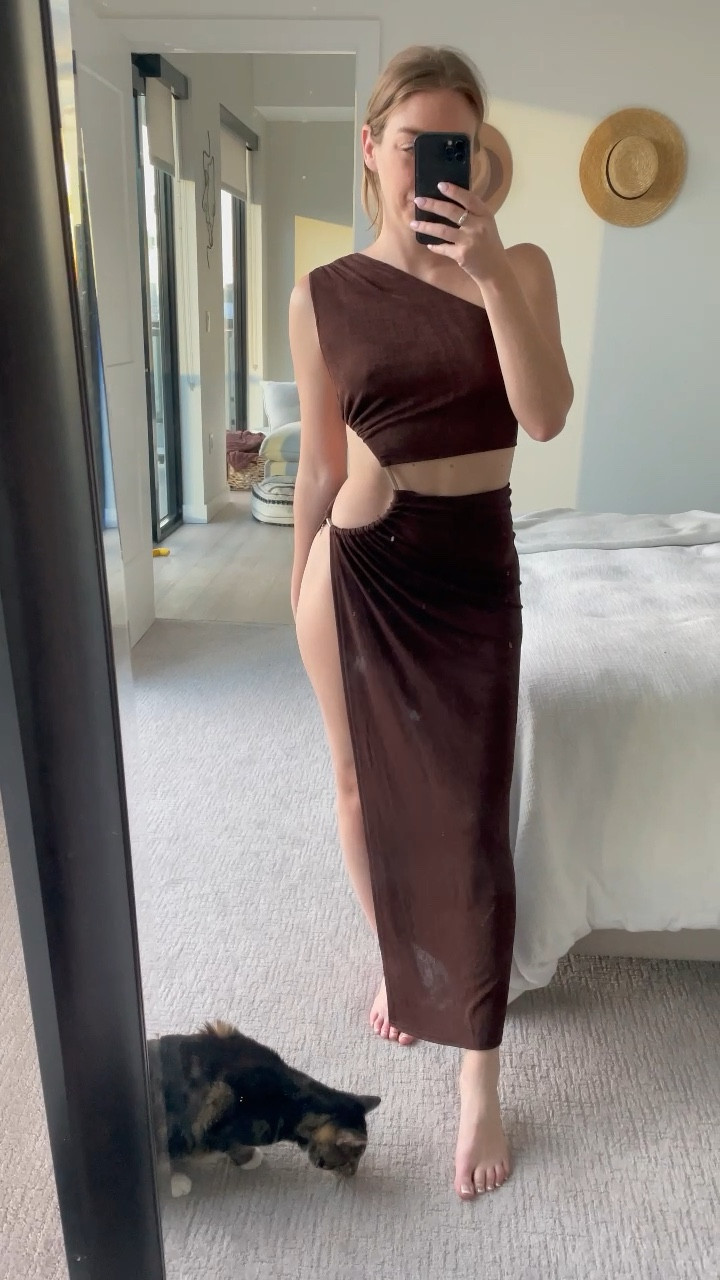 Amazon try on! Summer dress - vacation outfit - cutouts 😮‍💨

All pieces are adjustable to how you want this to fit you! For reference I’m 5’5” and this hits at my ankles, not the ground. Wearing size S

#LTKunder50 #LTKSeasonal #LTKtravel