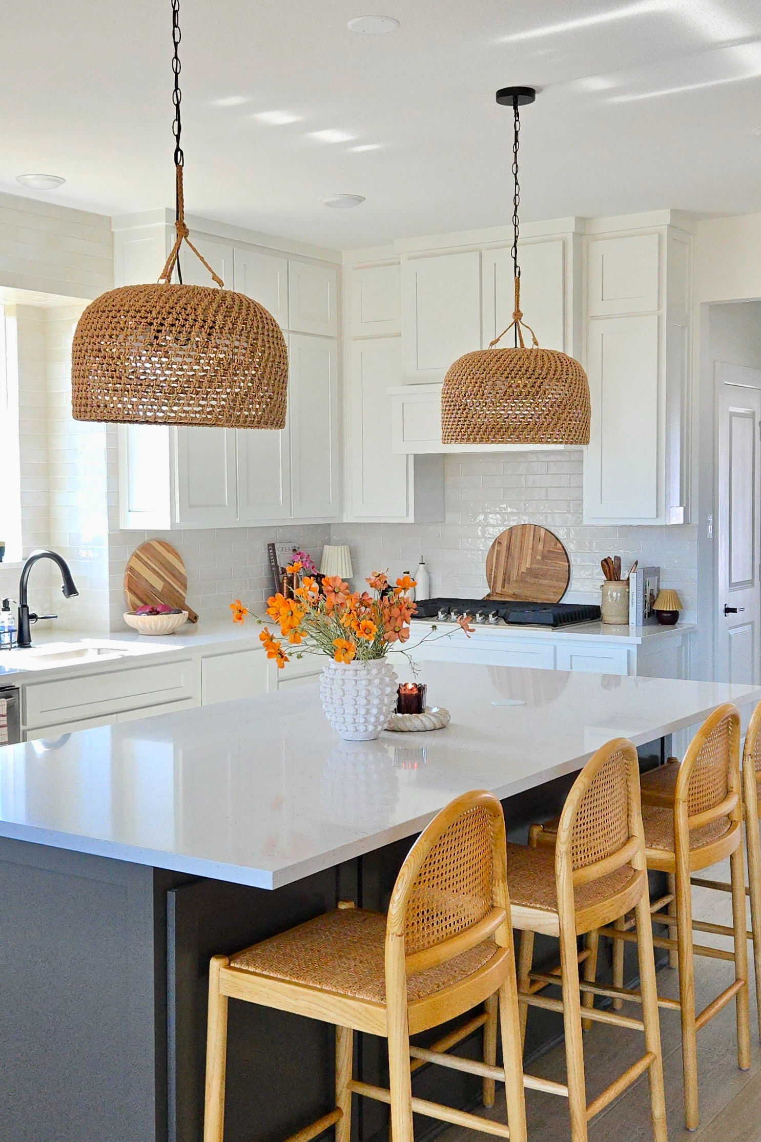 My kitchen didn’t change. The lighting did. Swapping in this pendant instantly changed the mood and made the space feel cozier and more intentional. Lighting really does make all the difference.
 

 #LTKHome #LTKSaleAlert