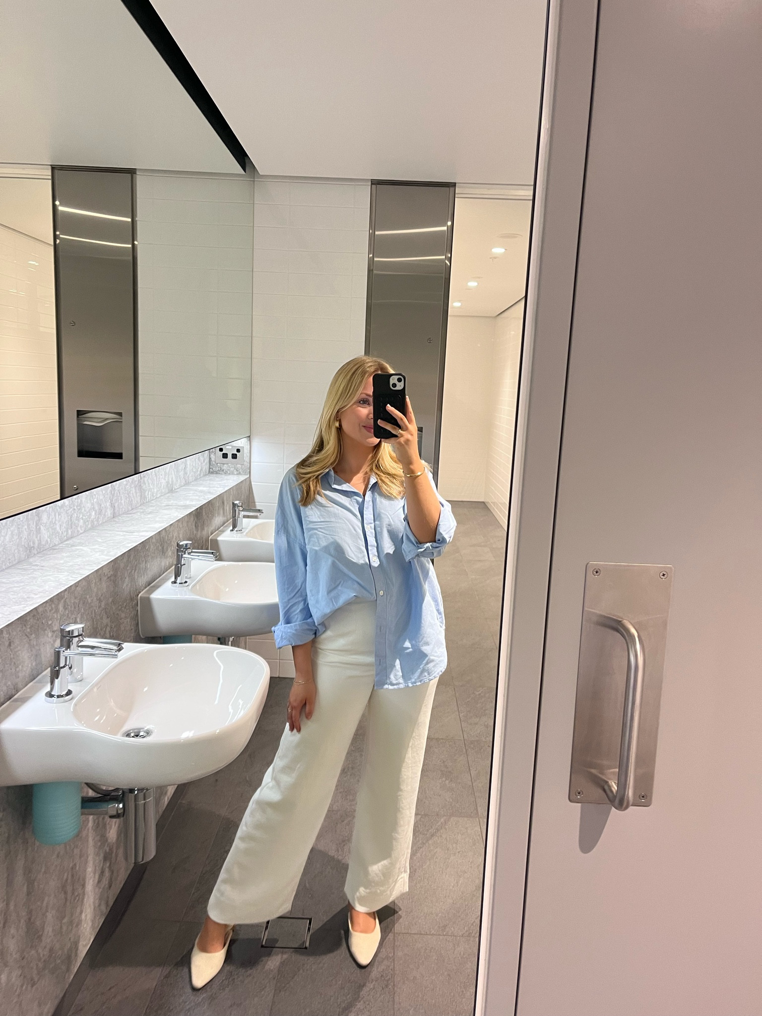 I loveee the blue of this shirt! This one is from zara but i’ve linked some other similar styles 

#LTKworkwear #LTKaustralia #LTKwinter