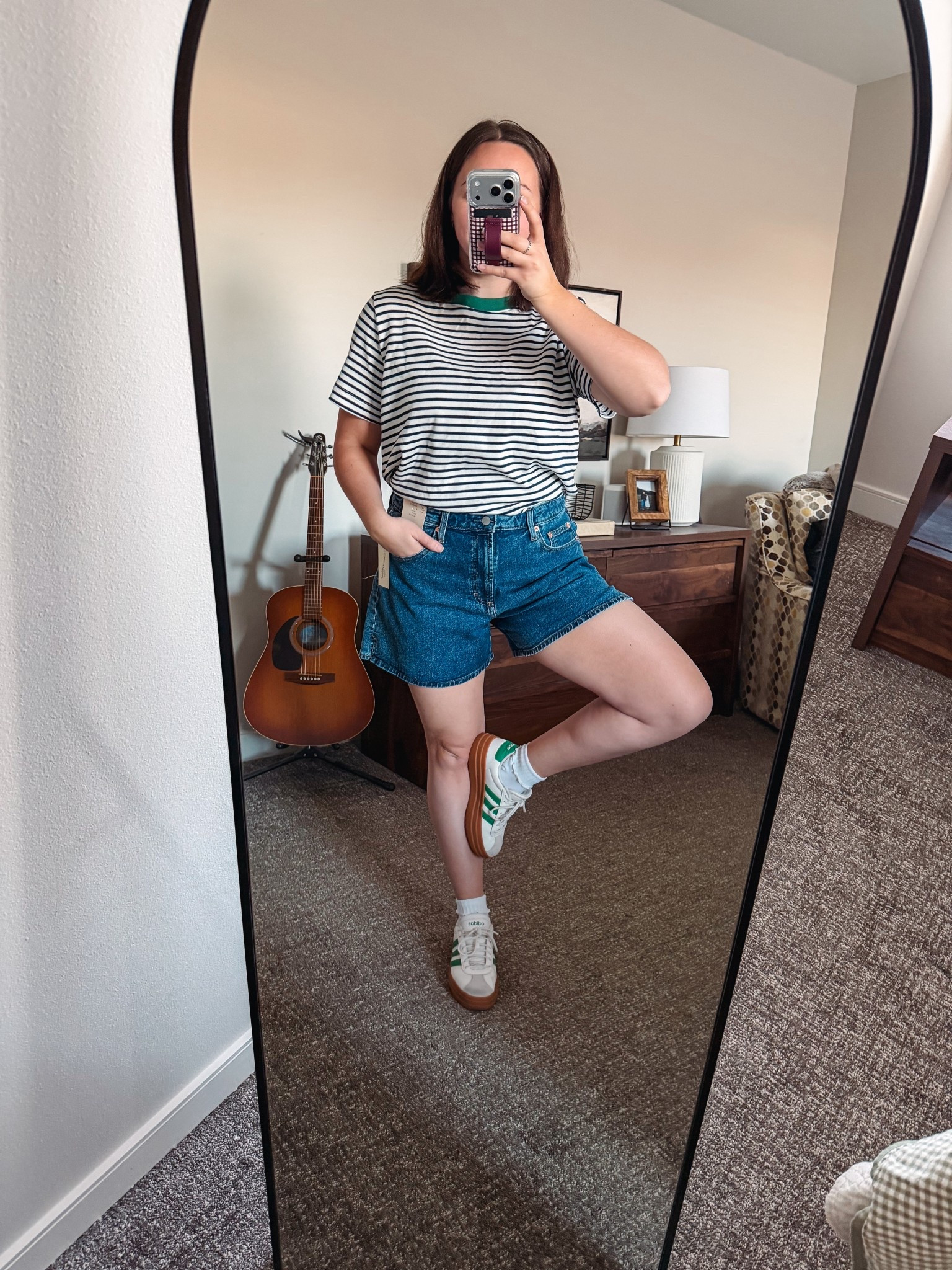 Top: L
Shorts: 12
Shoes: 8