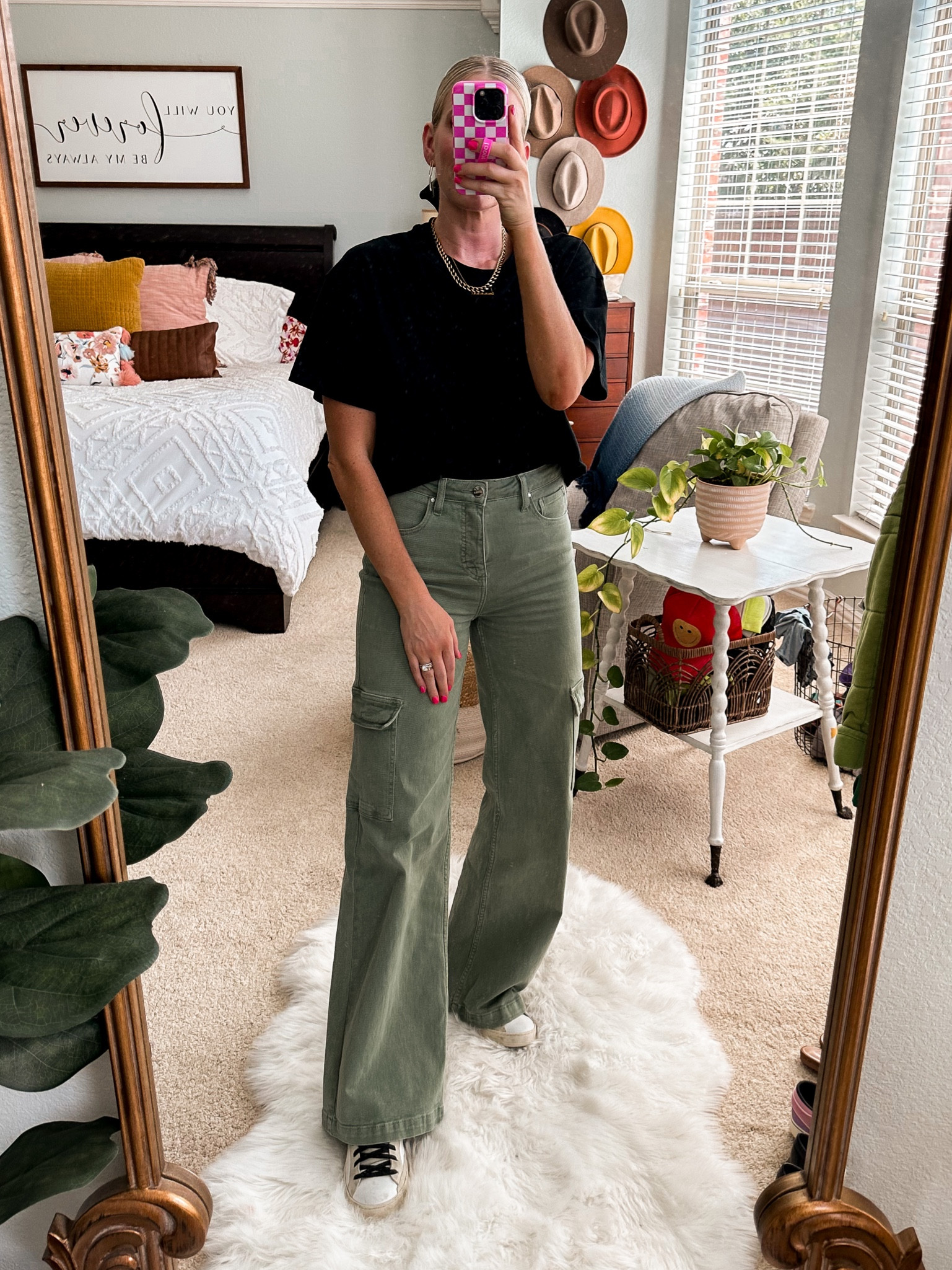 Wide leg cargos fit tts 
Basic black tee wearing a medium 

#LTKunder100 #LTKshoecrush #LTKunder50