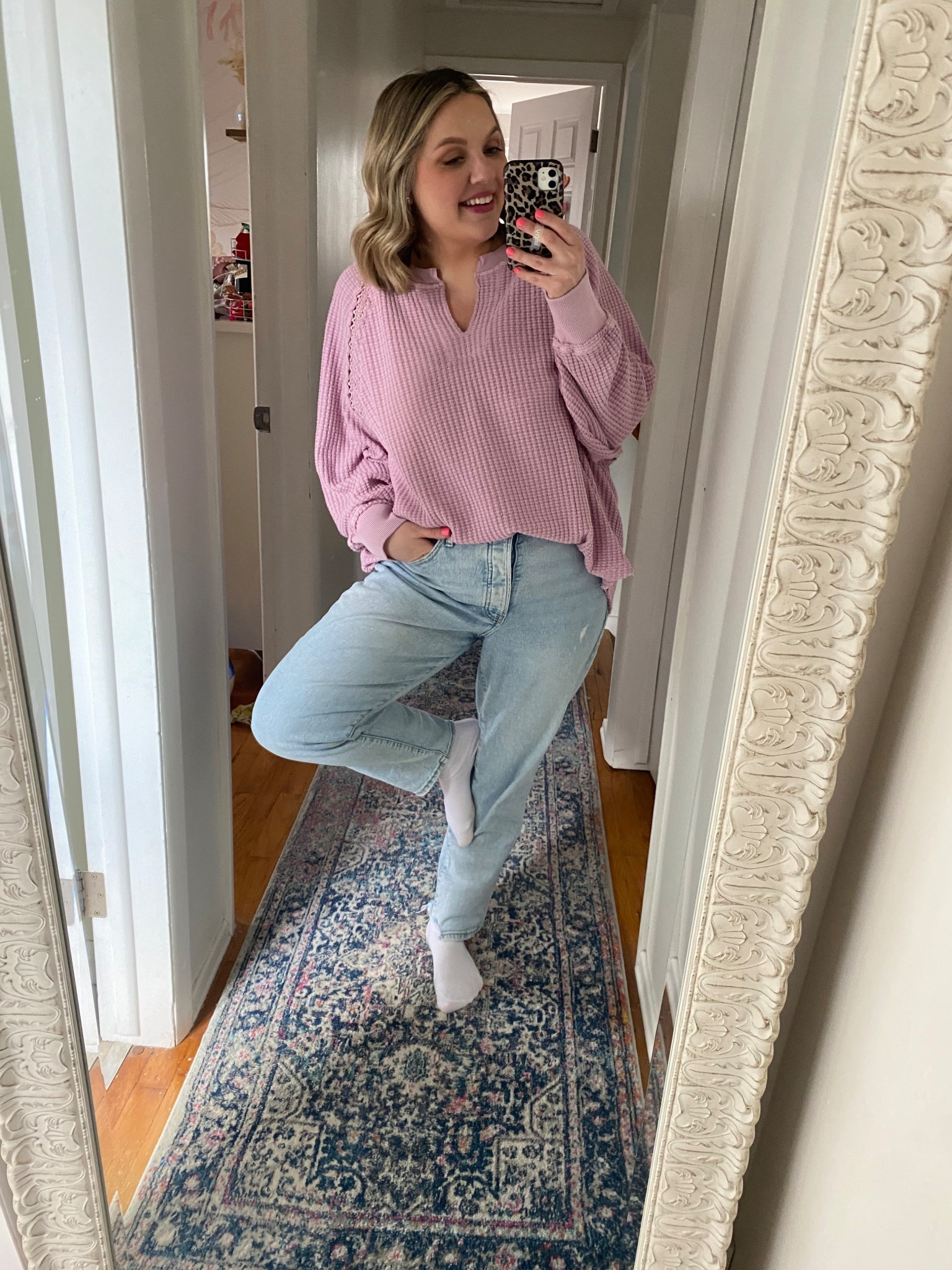 This is not the exact same top. But I did find one super similar that comes in quite a few colors! 




#LTKootd #LTKFindsUnder50 #LTKMidsize