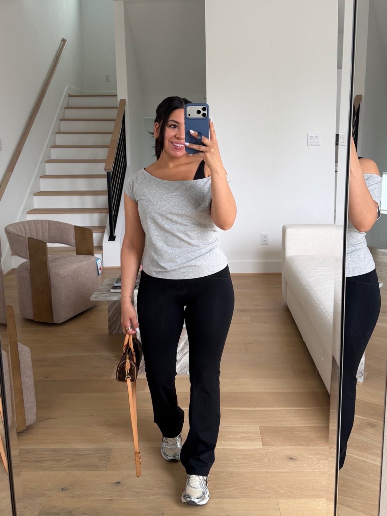 Sports bra: small
Top: large 
Leggings: small
sneakers: 6.5 women 
Nano speedy bag

#LTKgrwm #LTKootd #LTKActive