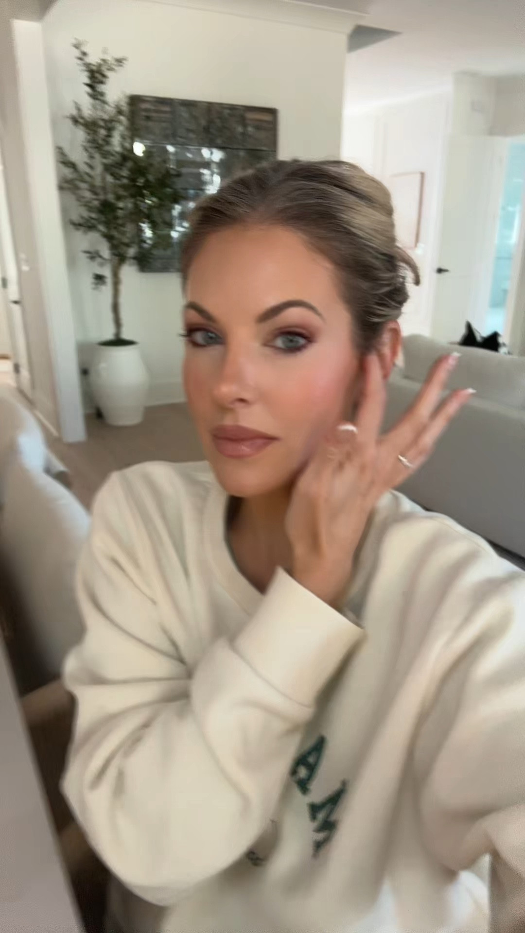 Just got in my Sephora sale haul and I’m already feeling very confident about these picks 💅🏼✨ A mix of tried-and-true favorites + a few I’ve had my eye on for summer… and yes, I absolutely took advantage of that 20% off.
This is exactly how I shop the sale: restock what I KNOW performs + strategically test a few new pieces to keep things fresh going into a new season.

Everything is linked on my LTK for shades + exact products 💕 Run, don’t walk—this sale is where you stock up smart. @Sephora 

#LTKSaleAlert #LTKBeauty #LTKselfcare