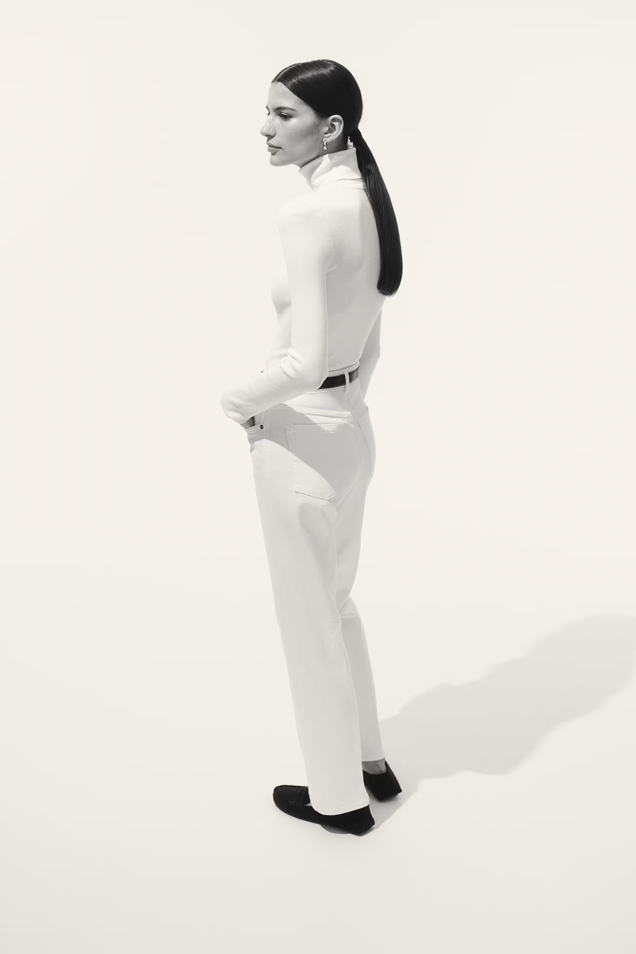 Straight High Jeans | H&M (UK, MY, IN, SG, PH, TW, HK)