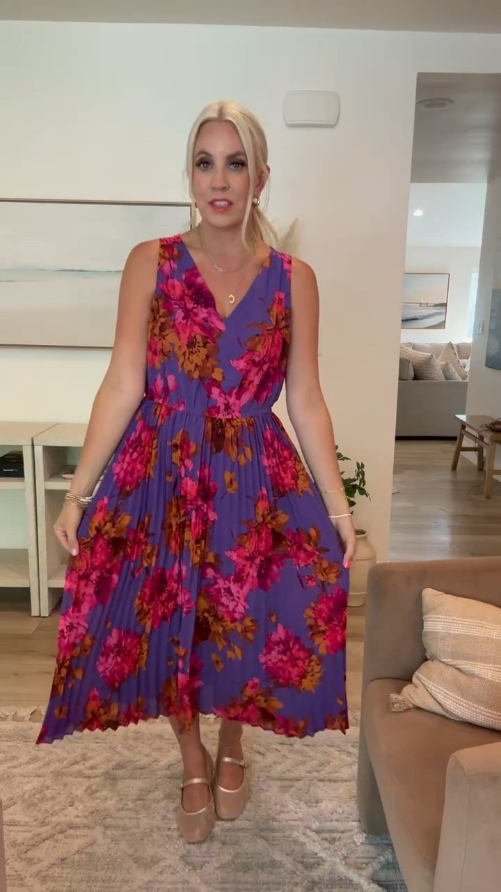 I am in love with the print on this one! It would be so cute for an early fall/late summer wedding! You can dress it up or down too! I’m wearing a size small! Walmart for the win! 

#LTKFindsUnder50 #LTKStyleTip #LTKFindsUnder100