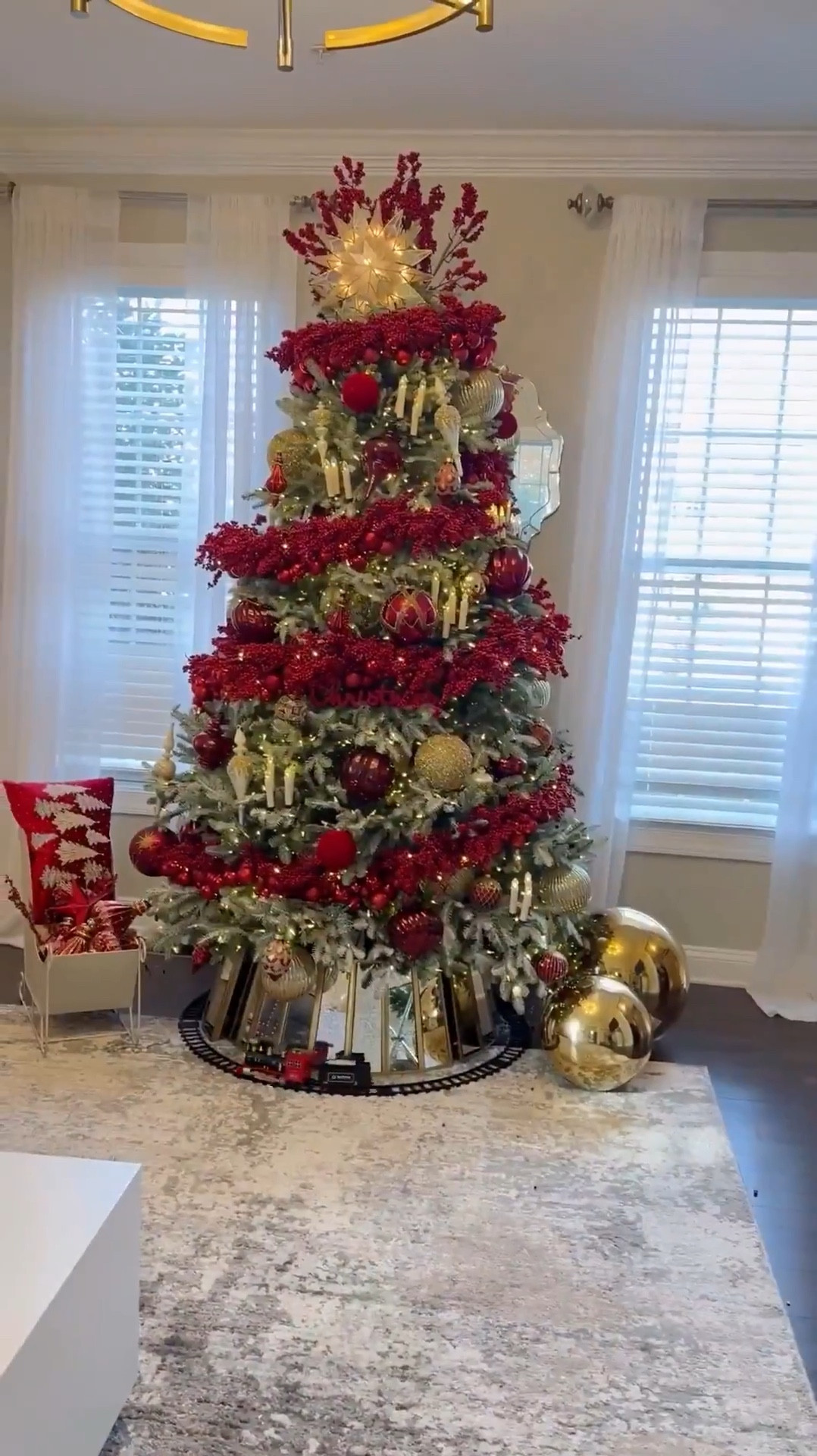 If you’re more traditional, this classic Christmas red tree styling is a good blend of traditional with a lil something extra 👌🏾

#LTKHoliday #LTKHome #LTKSaleAlert