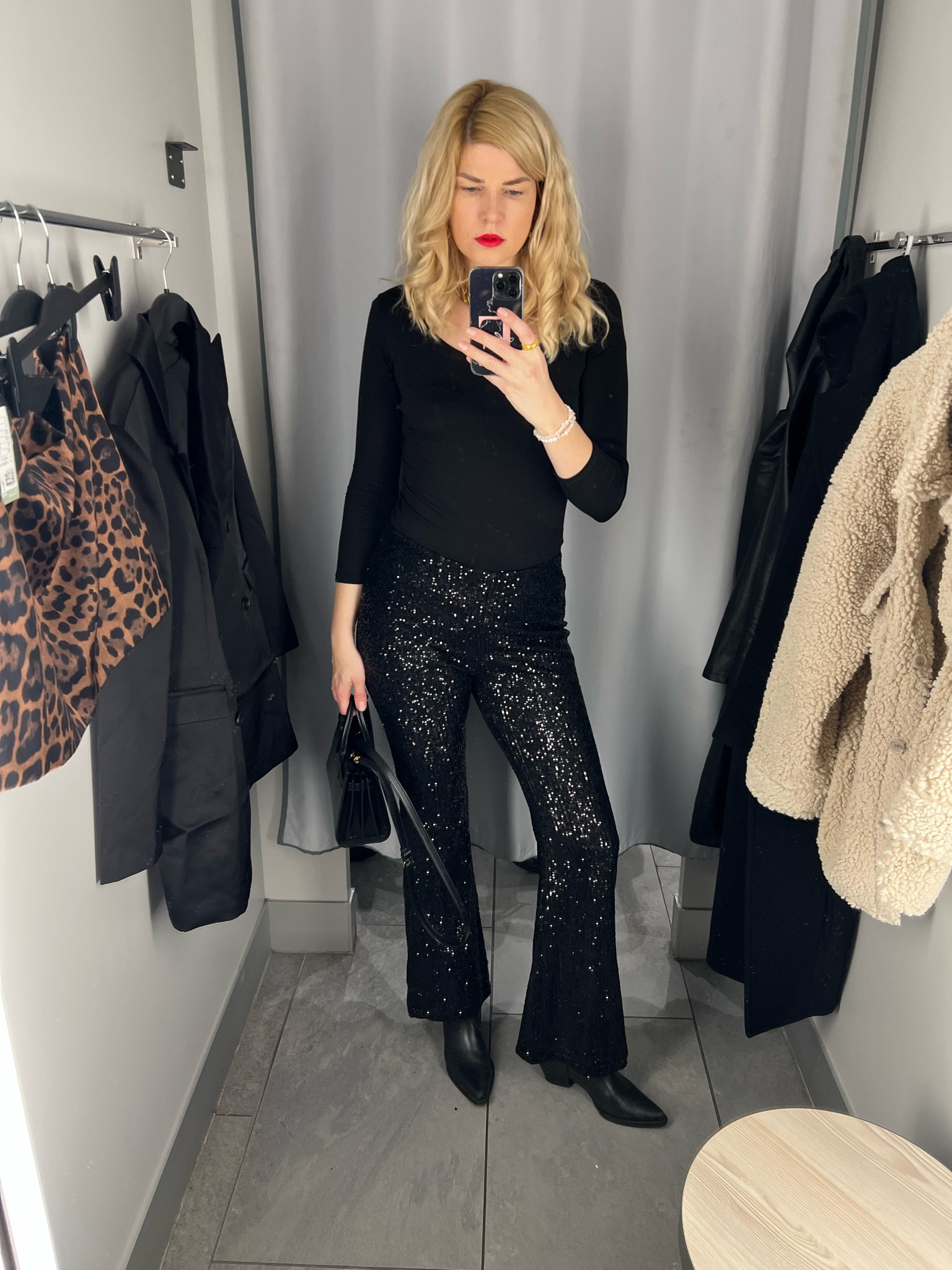 Sequin pants for the win

#LTKunder50