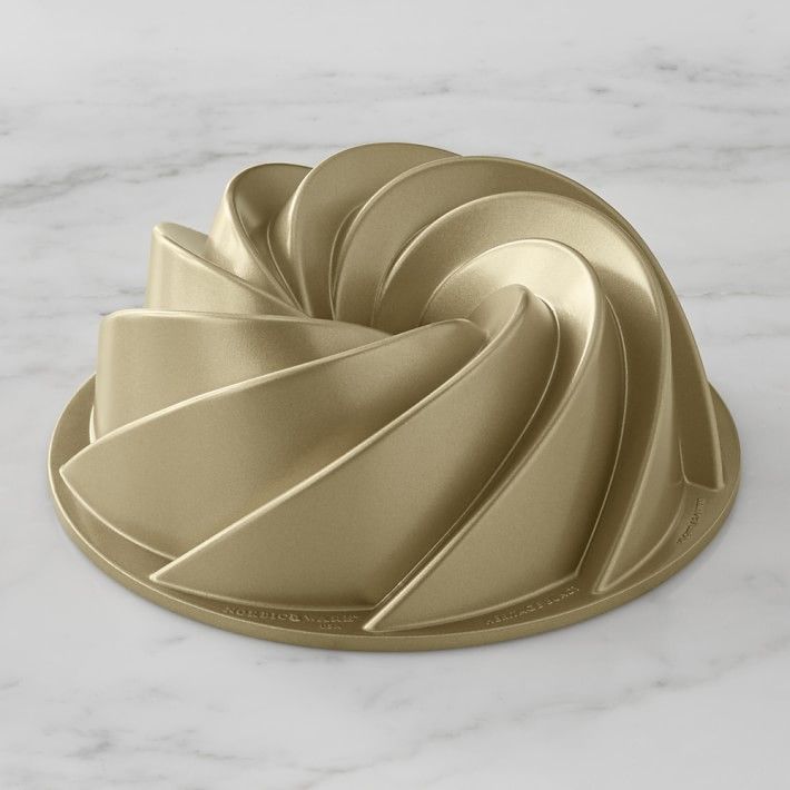 Nordic Ware Nonstick Cast Aluminum Heritage Bundt® Pan | Williams-Sonoma