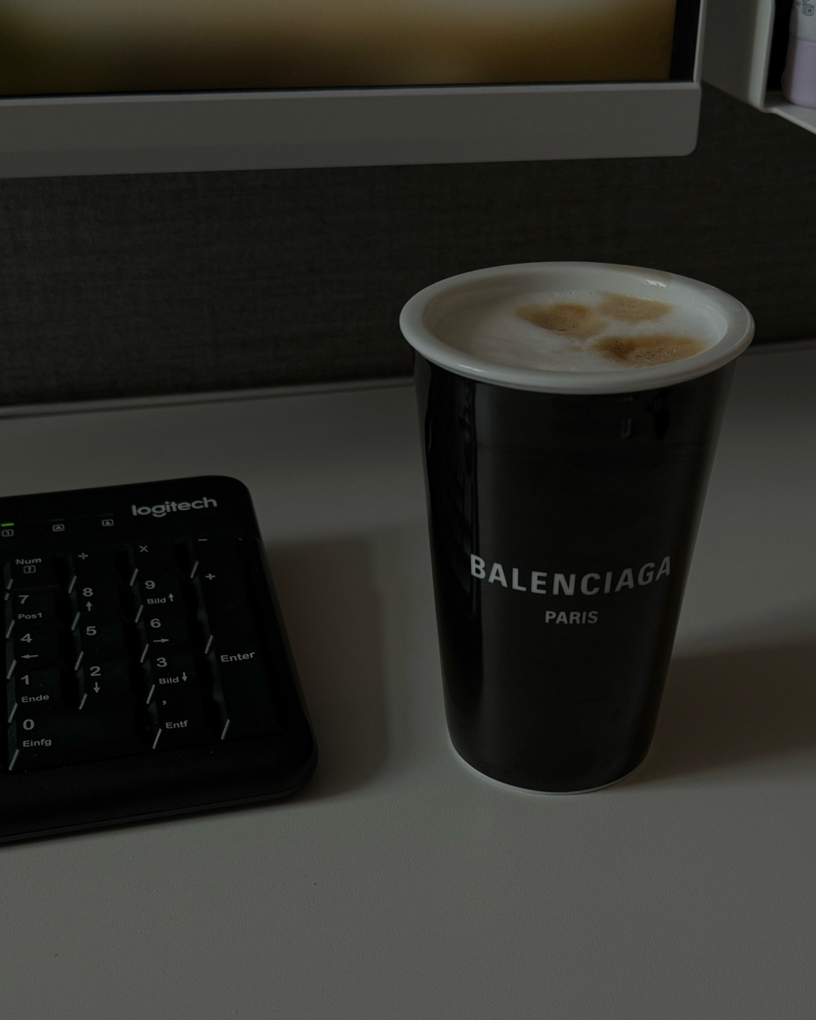 @work

#LTKgiftguide #LTKdeutschland #LTKhome