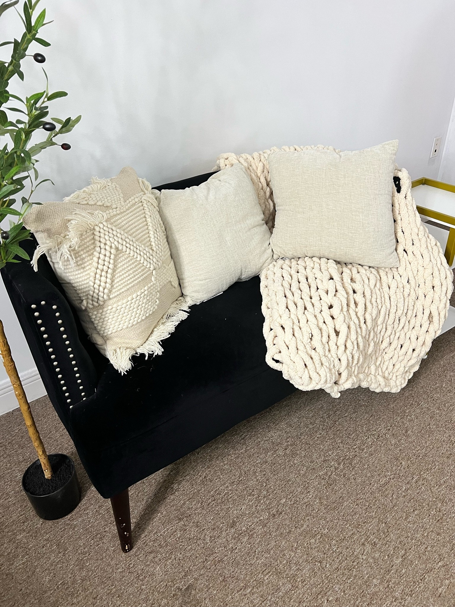 I finally finished my little content corner inside Jenny Pearls Boutique! 🤍 So many of these pieces came from Walmart, and they’ve been perfect for creating photos, reels, and lives. If you’re decorating a boutique, office, or cozy corner at home, I’ve linked everything for you below! ✨

#LTKHome #WalmartFinds #BoutiqueOwner #SmallBusinessOwner #ContentCreator #BoutiqueDecor #LTKCreator