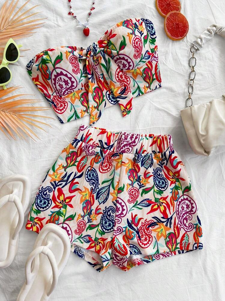 Soleia 2pcs/Set Women's Vacation Colorful Paisley Print Bandeau Crop Top With Bowknot And Elastic Waist Shorts,New Years Outfit,Winter Women Clothes,New Years Eve Outfit,Western Women Outfit,Winter Two Piece Sets,Party Women Outfit,Festival Outfit,Sexy Women Outfit,Christmas Outfit,Holiday Women Outfit | SHEIN