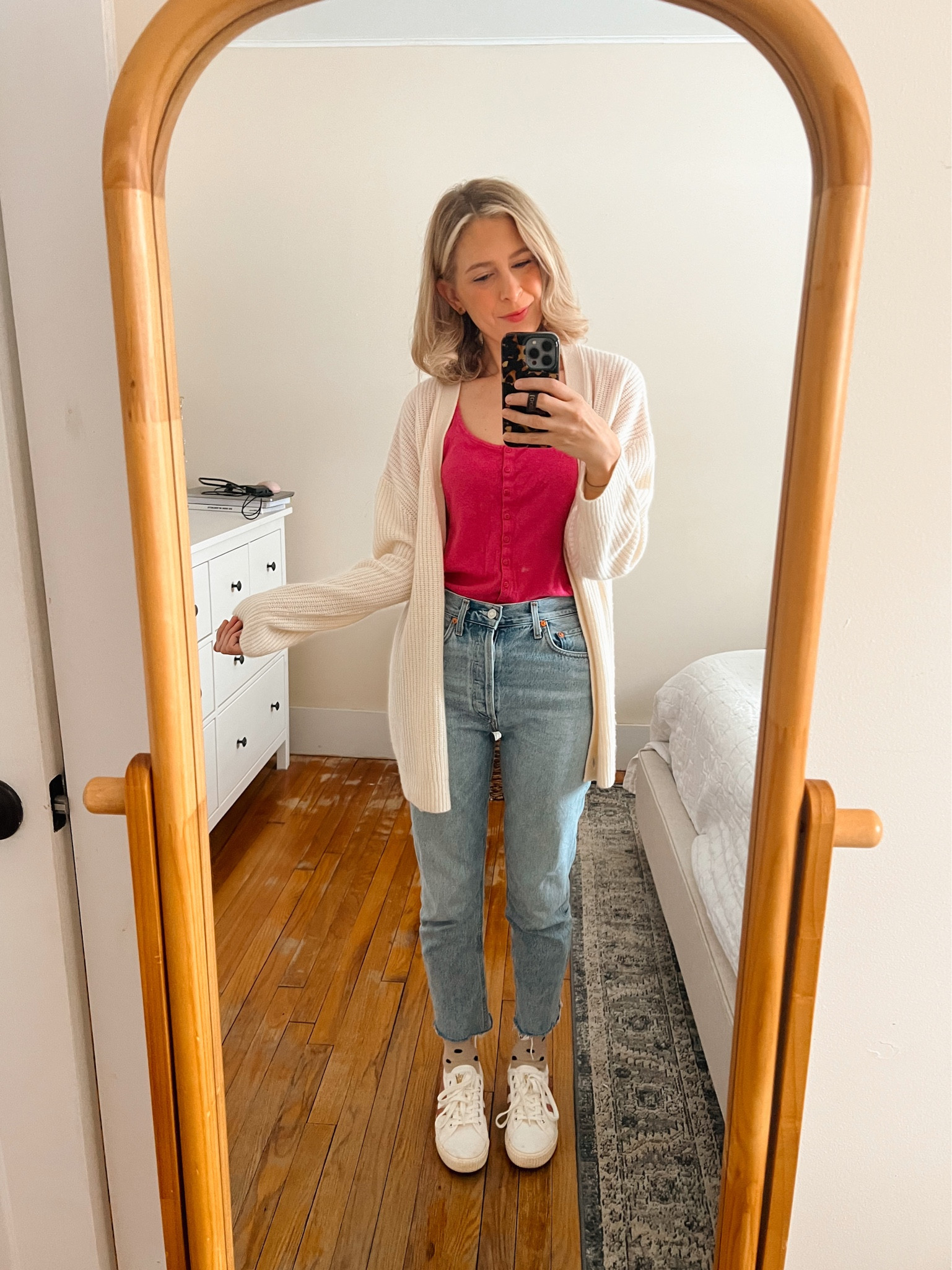 Valentine’s Day inspired outfit. 

#LTKstyletip #LTKfindsunder100 #LTKSeasonal