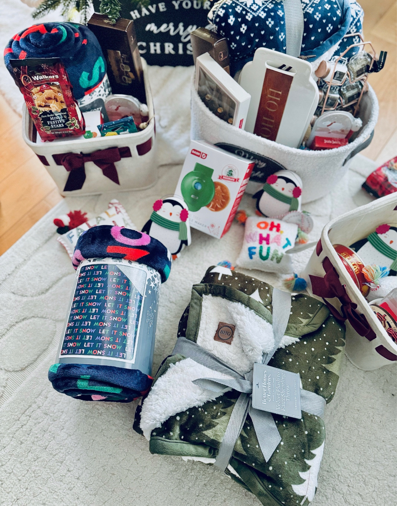 Holiday gift basket ideas 🎁

#giftguide #holiday #giftideas #DIYgifts 

#LTKHoliday #LTKGiftGuide #LTKfindsunder50