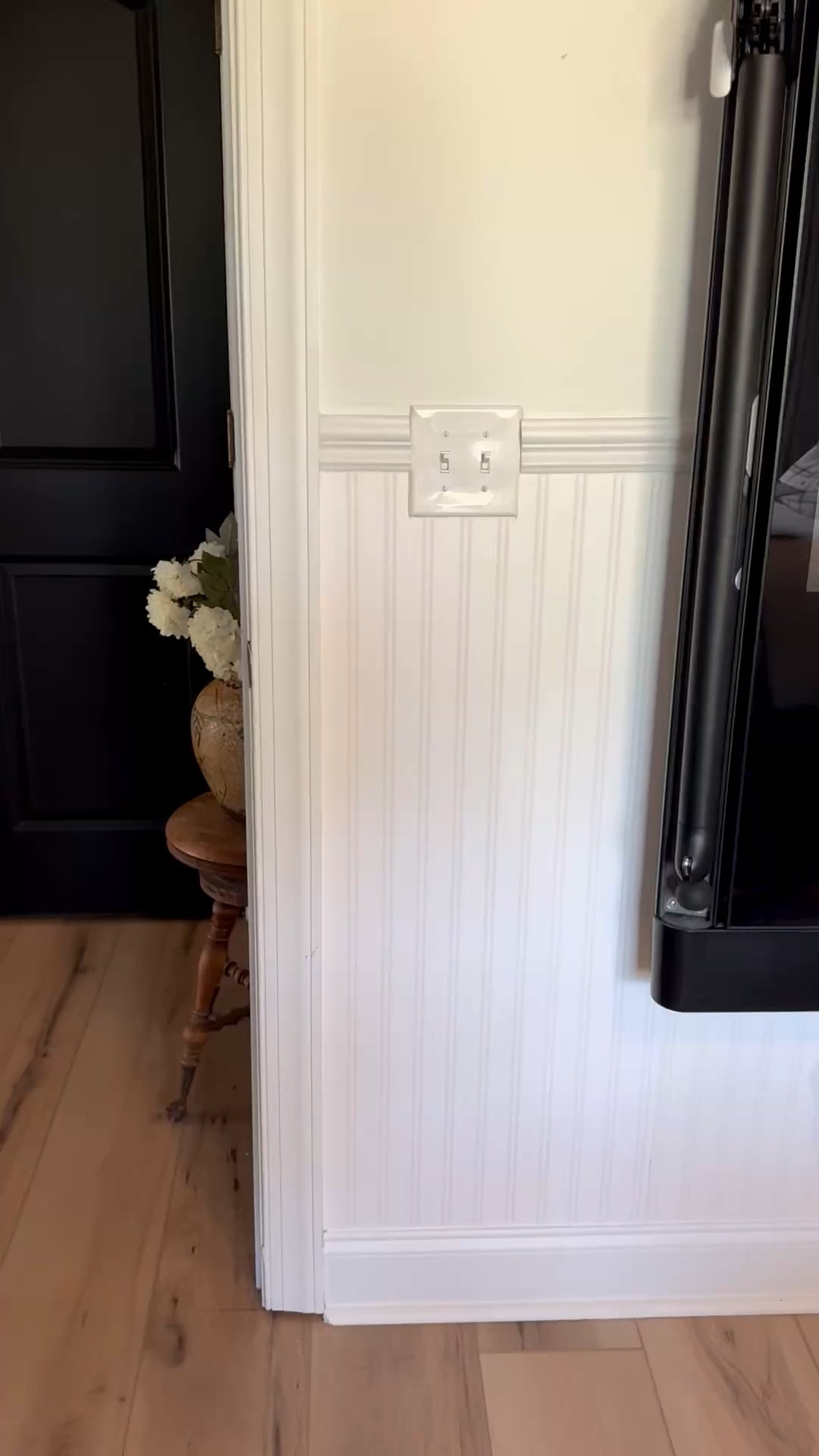 DIY trim, no power tools, beadboard wallpaper, peel and stick molding 

#LTKHome